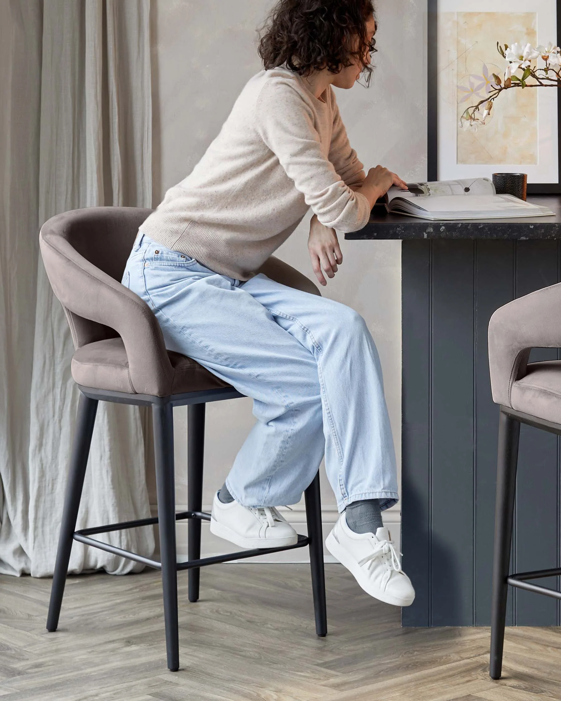 Heath Mocha Plush Velvet Black Wood Bar Stool - Image 3
