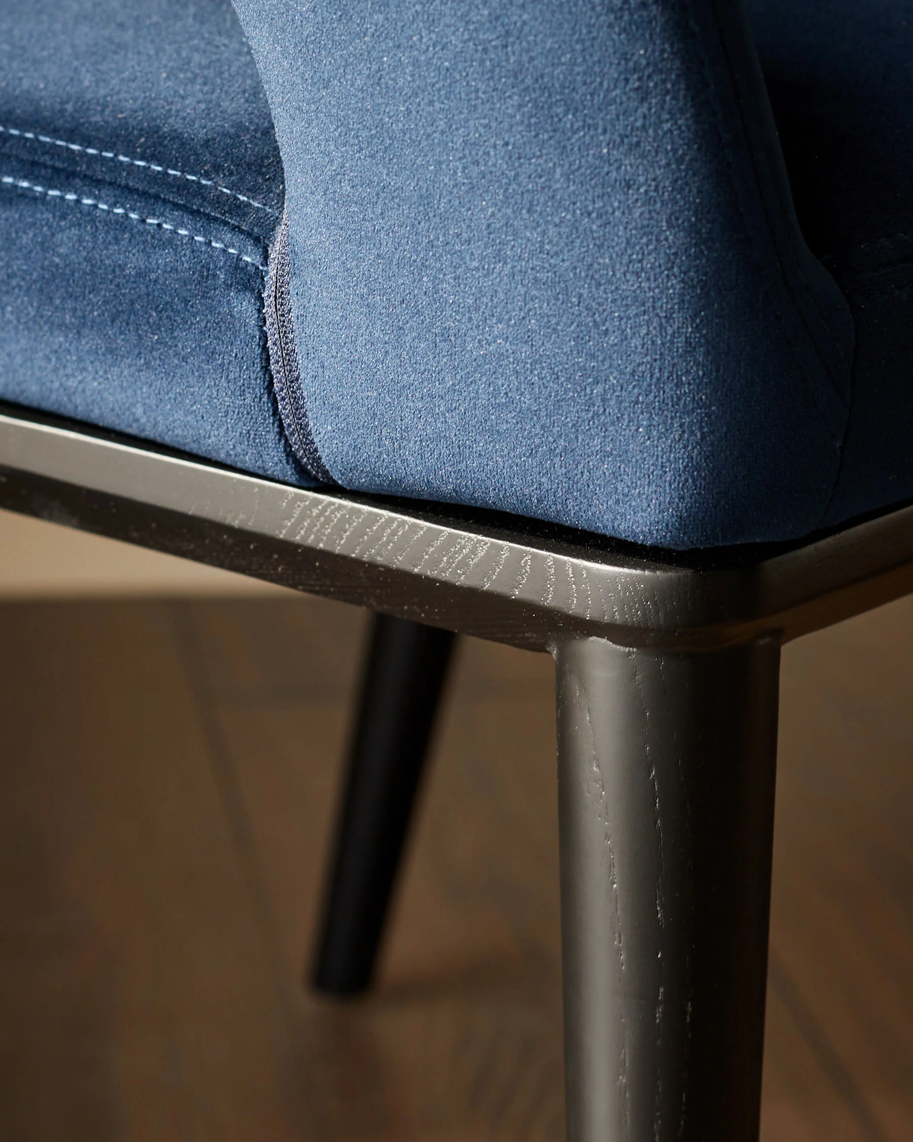 Heath navy recycled velvet dining chair - Image 6