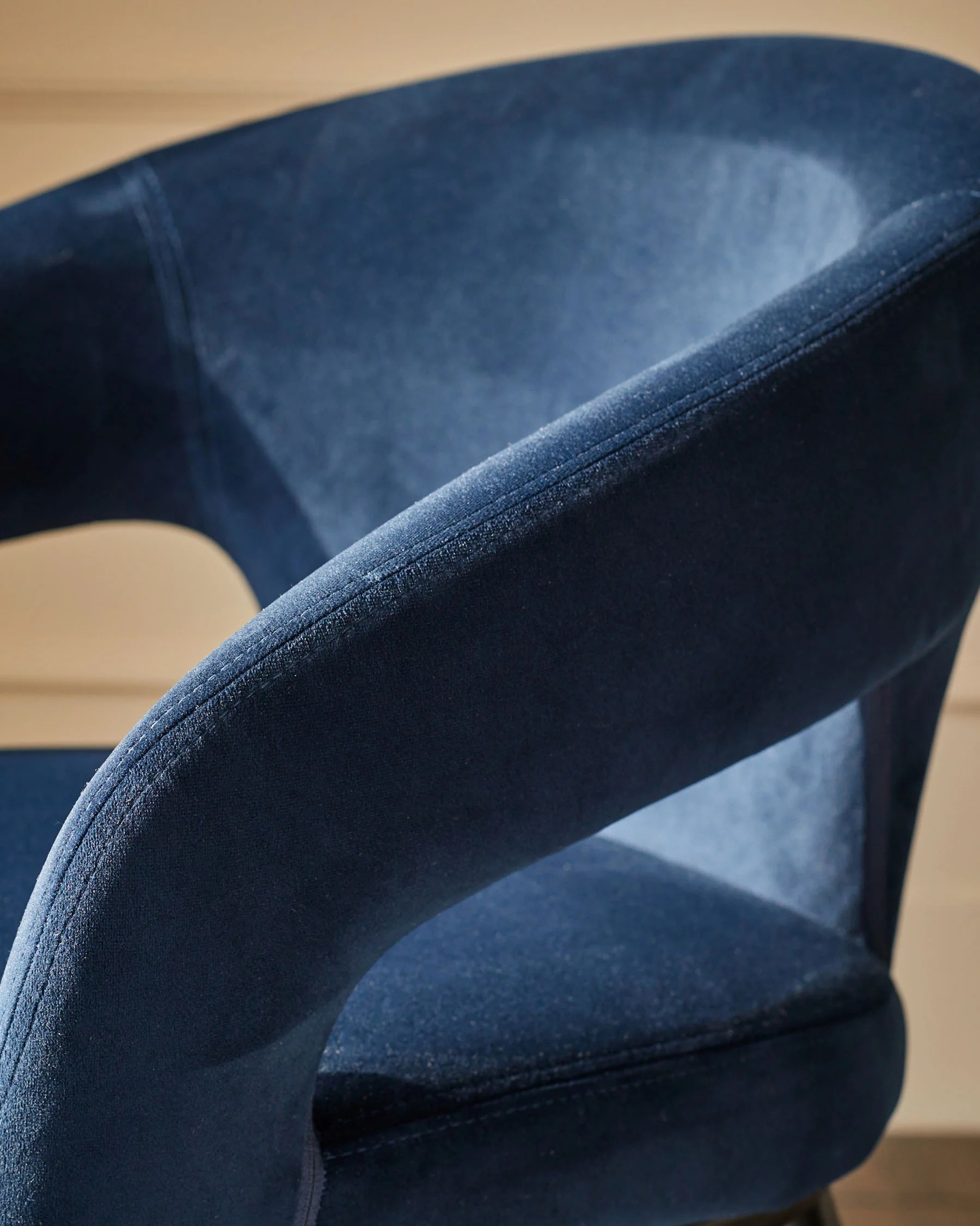 Heath navy recycled velvet dining chair - Image 8