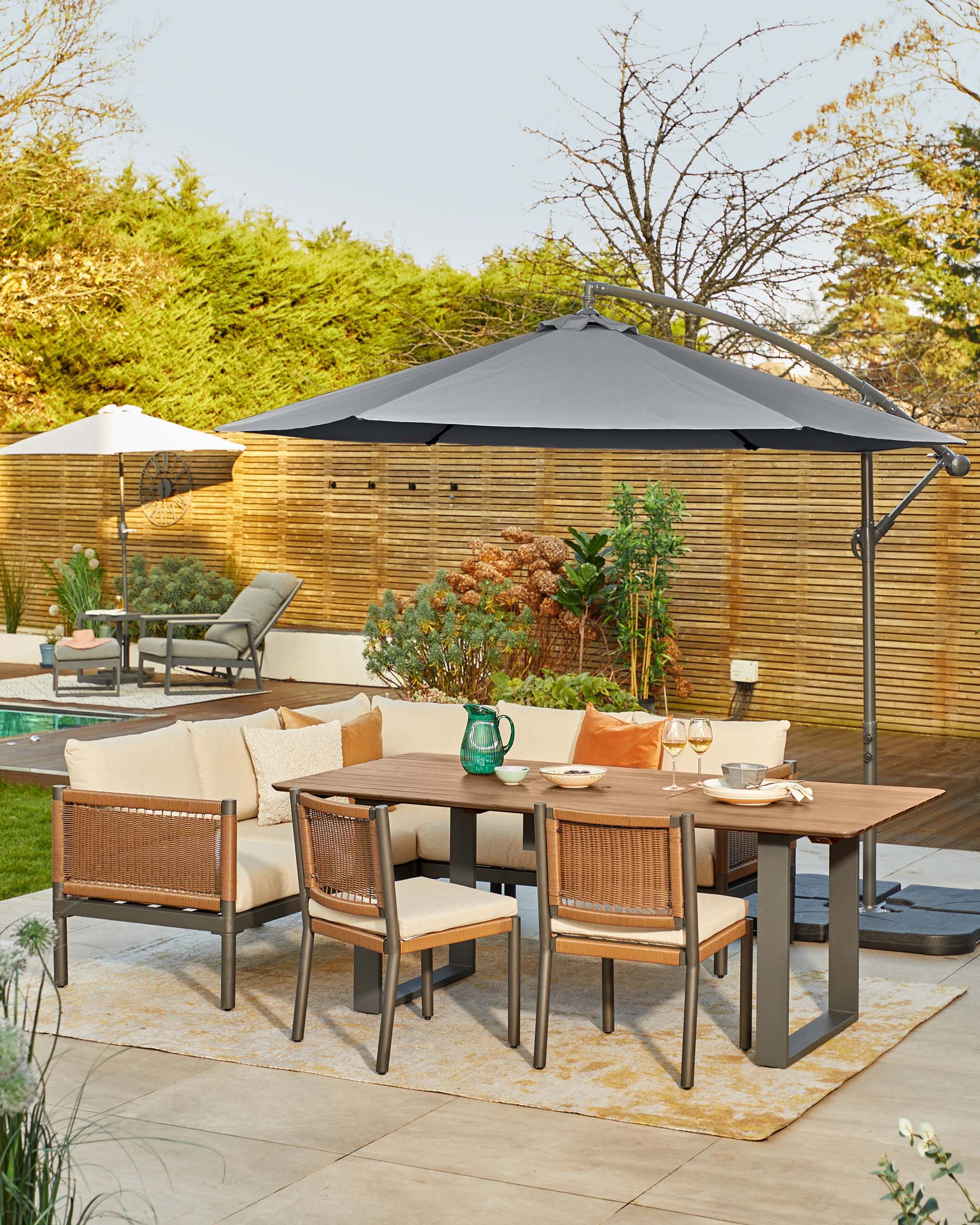 Helena grey 3m garden cantilever parasol - Image 2
