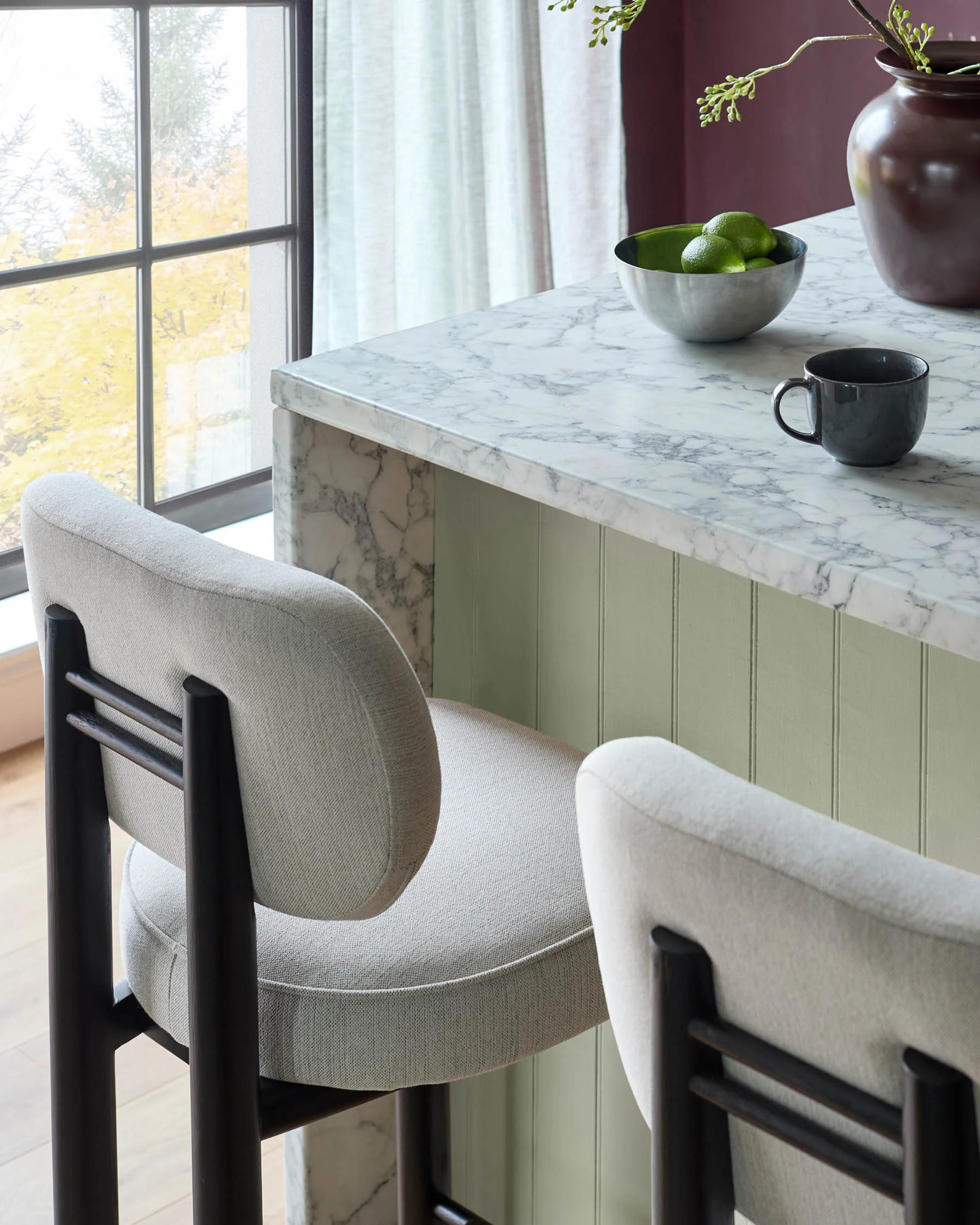 Henley ivory dual tone fabric bar stool - Image 9