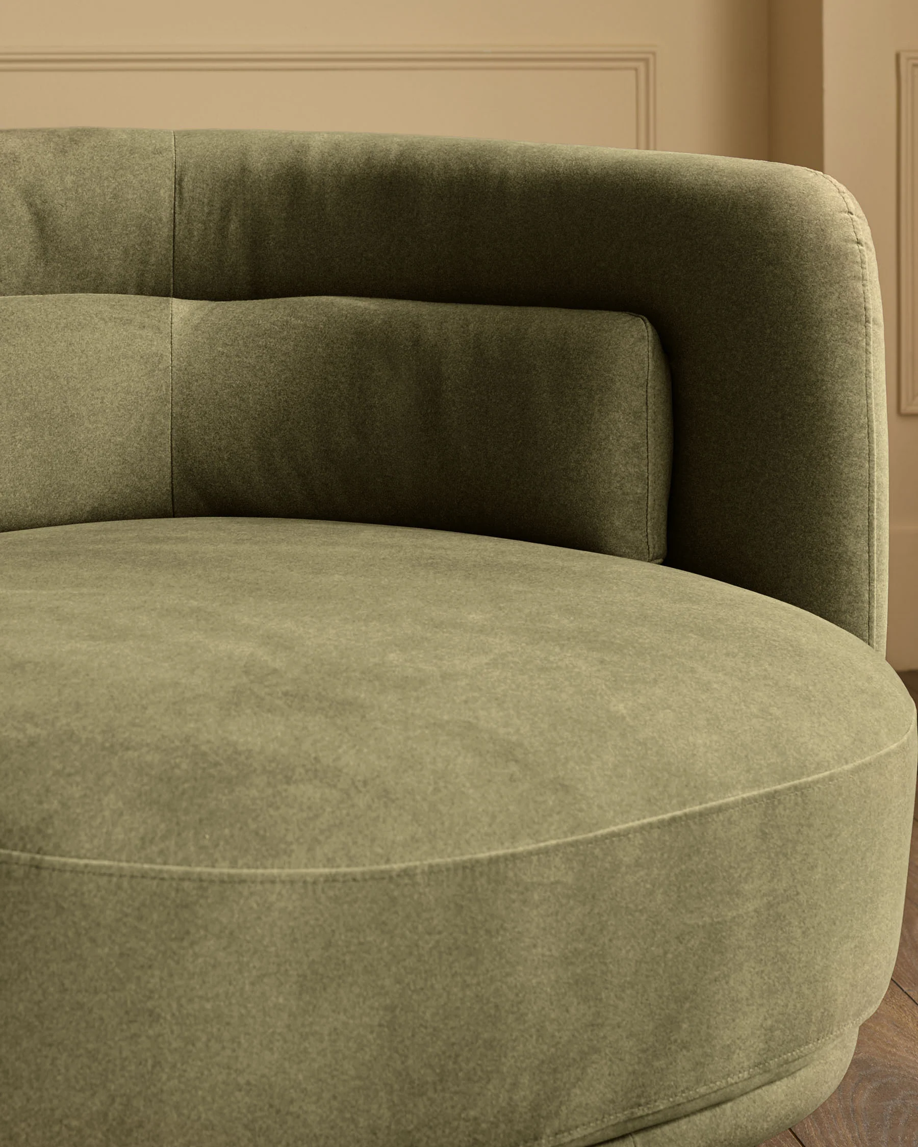 Henry olive green velvet love seat - Image 4
