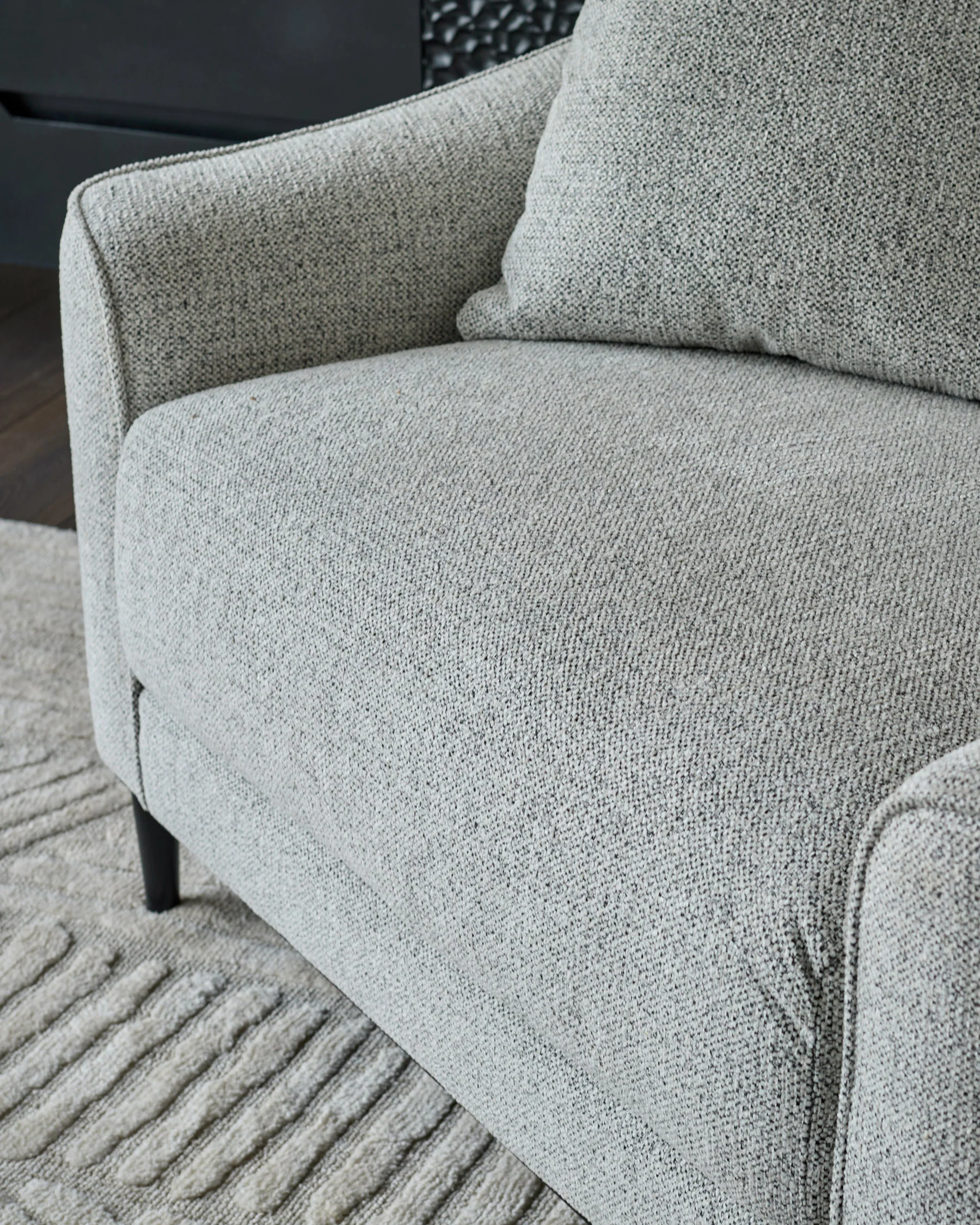 Julep grey fabric love seat - Image 4