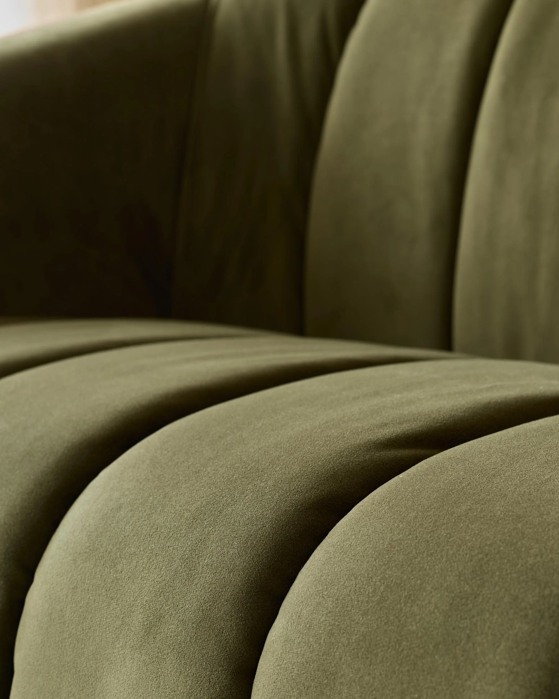Kendra olive green velvet armchair - Image 4