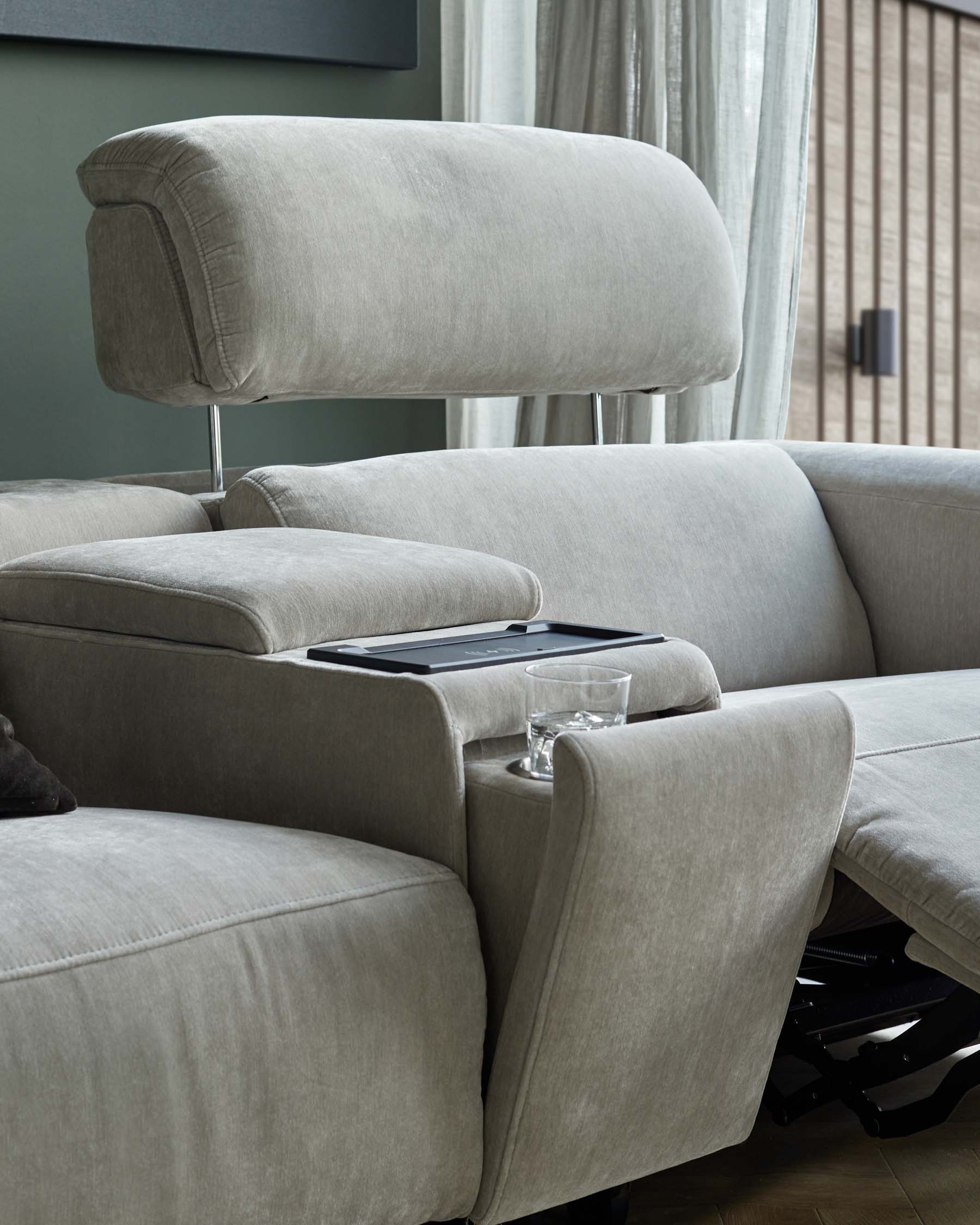 Kenzie light grey fabric recliner 3 seater sofa with console - Image 9