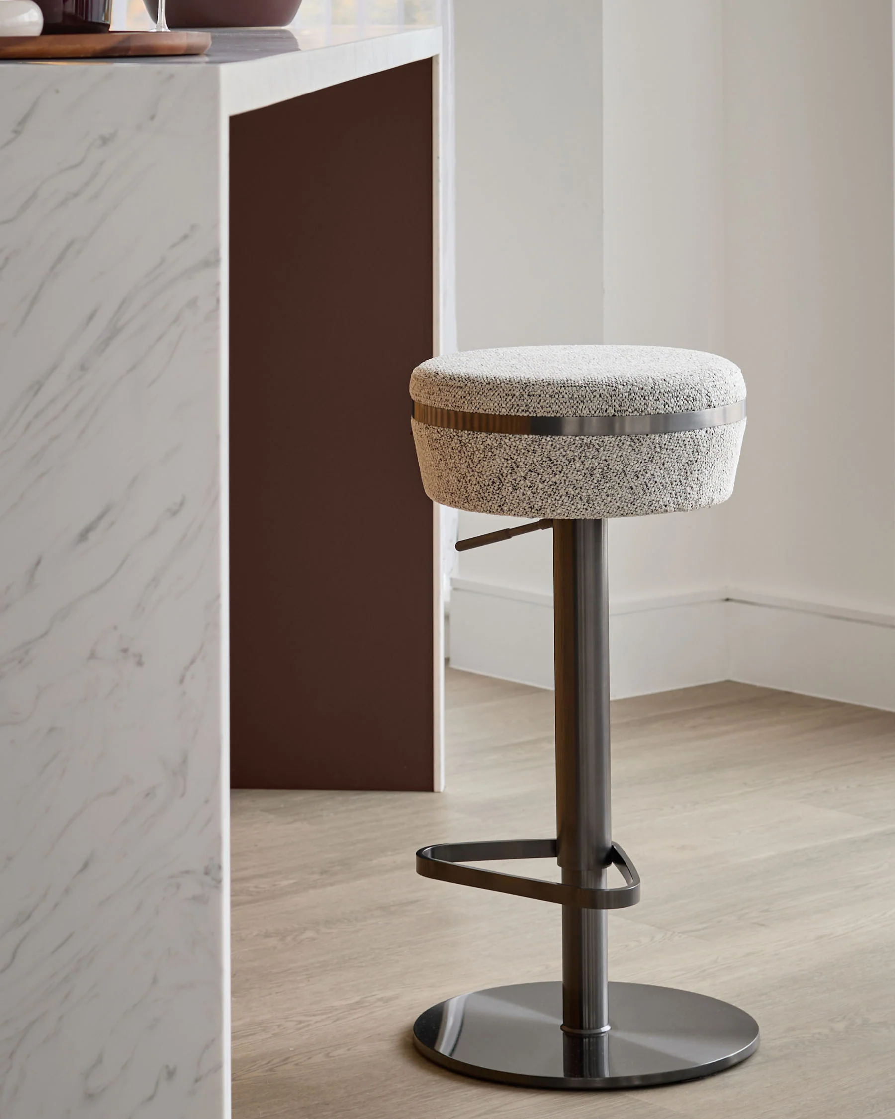Kian grey fabric gas lift bar stool - Image 3