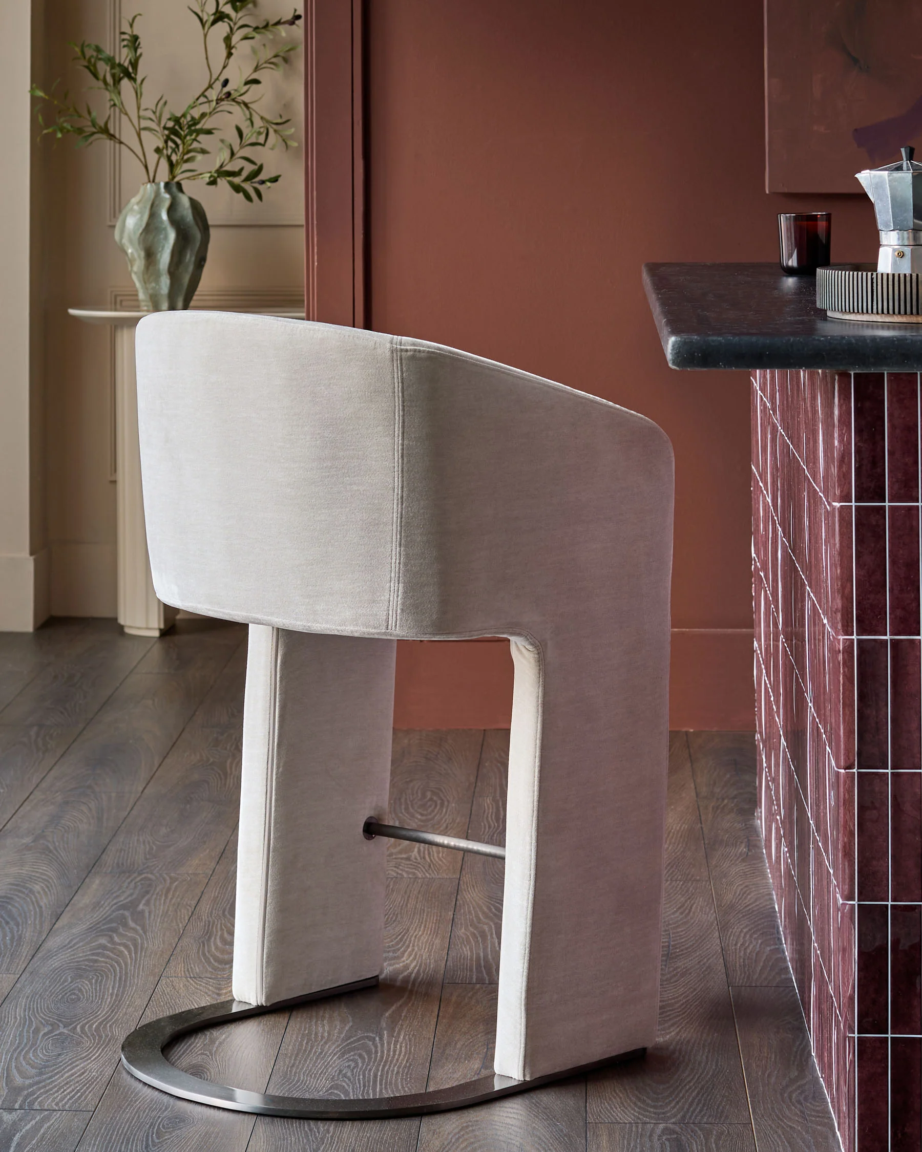 Leighton natural grey chenille black steel cantilever bar stool - Image 3