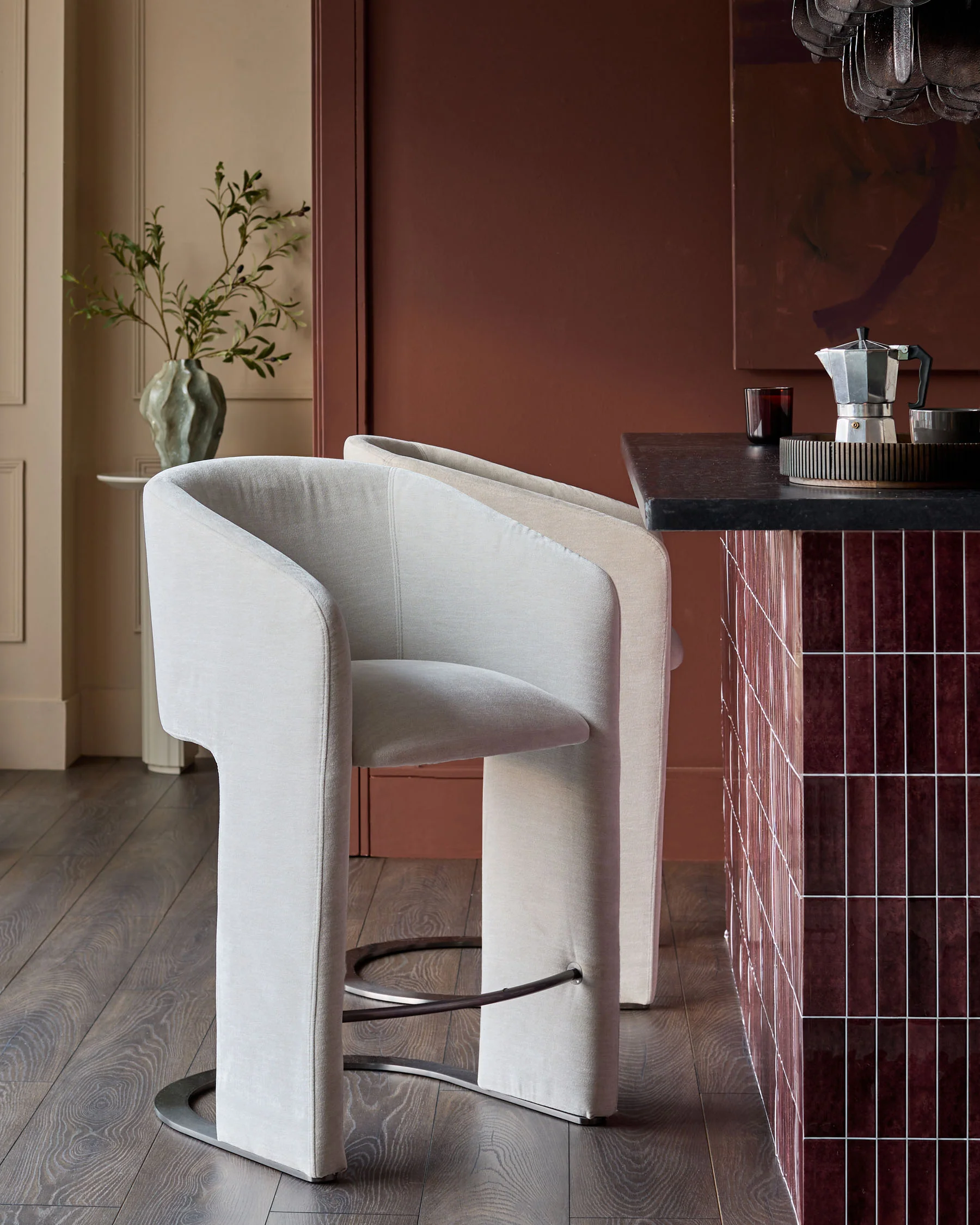 Leighton natural grey chenille black steel cantilever bar stool - Image 4