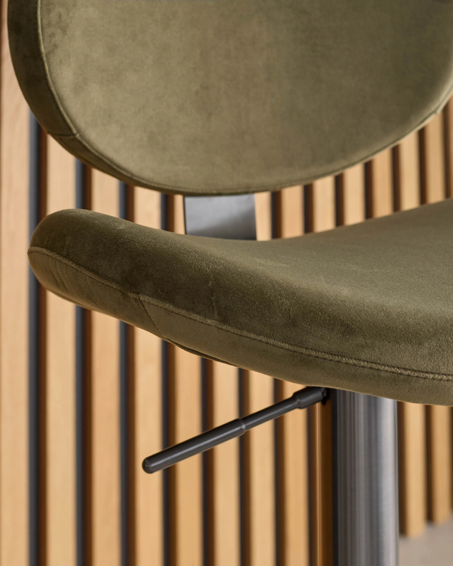 Lilah olive green velvet gas lift bar stool - Image 6