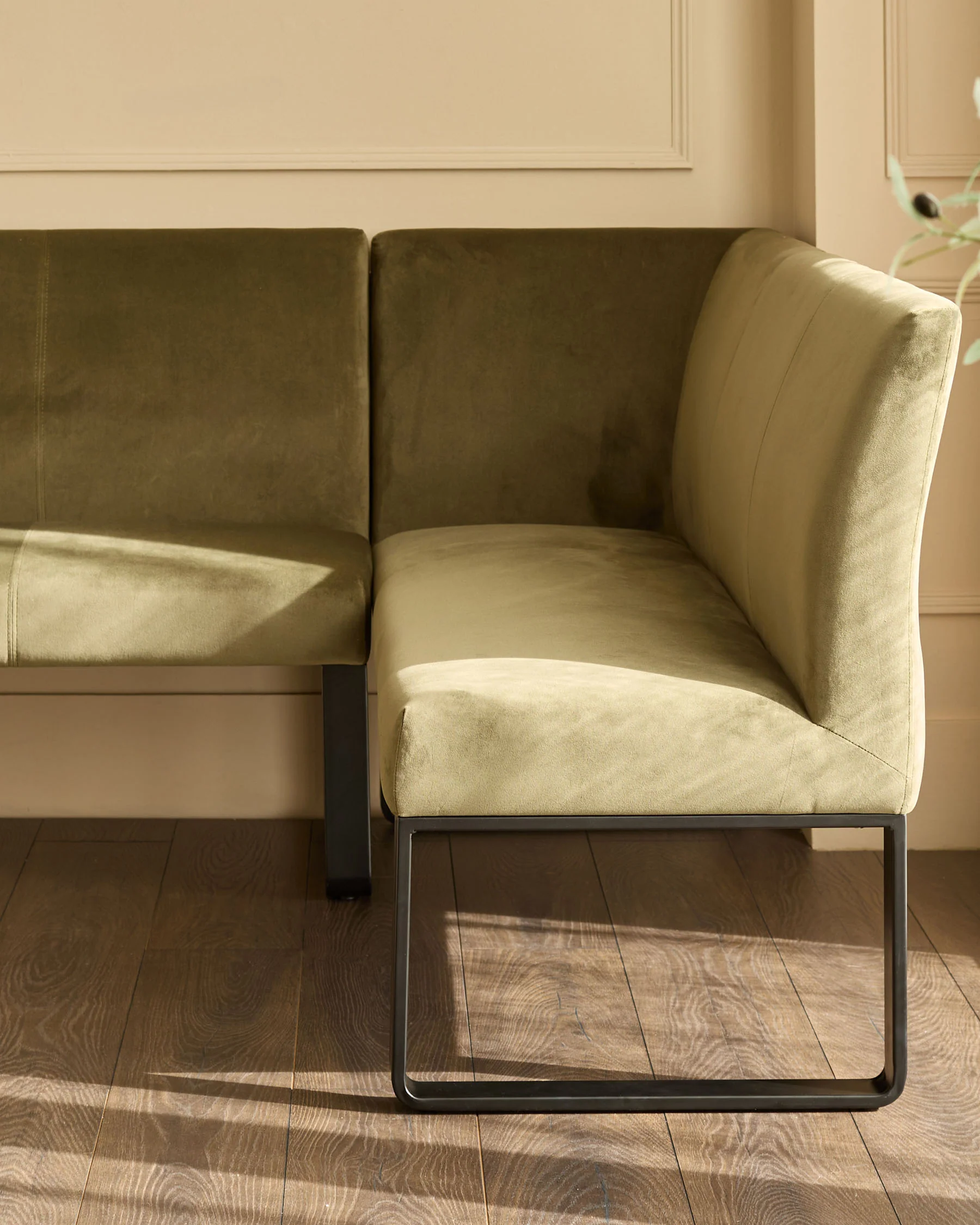 Loop olive green velvet black metal left hand corner 5 seater dining bench - Image 3
