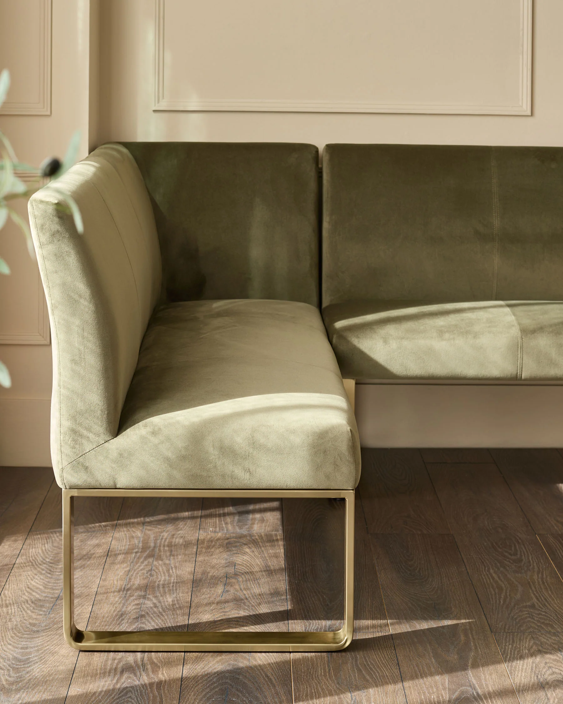 Loop olive green velvet brushed brass right hand corner 5 seater dining bench - Image 3