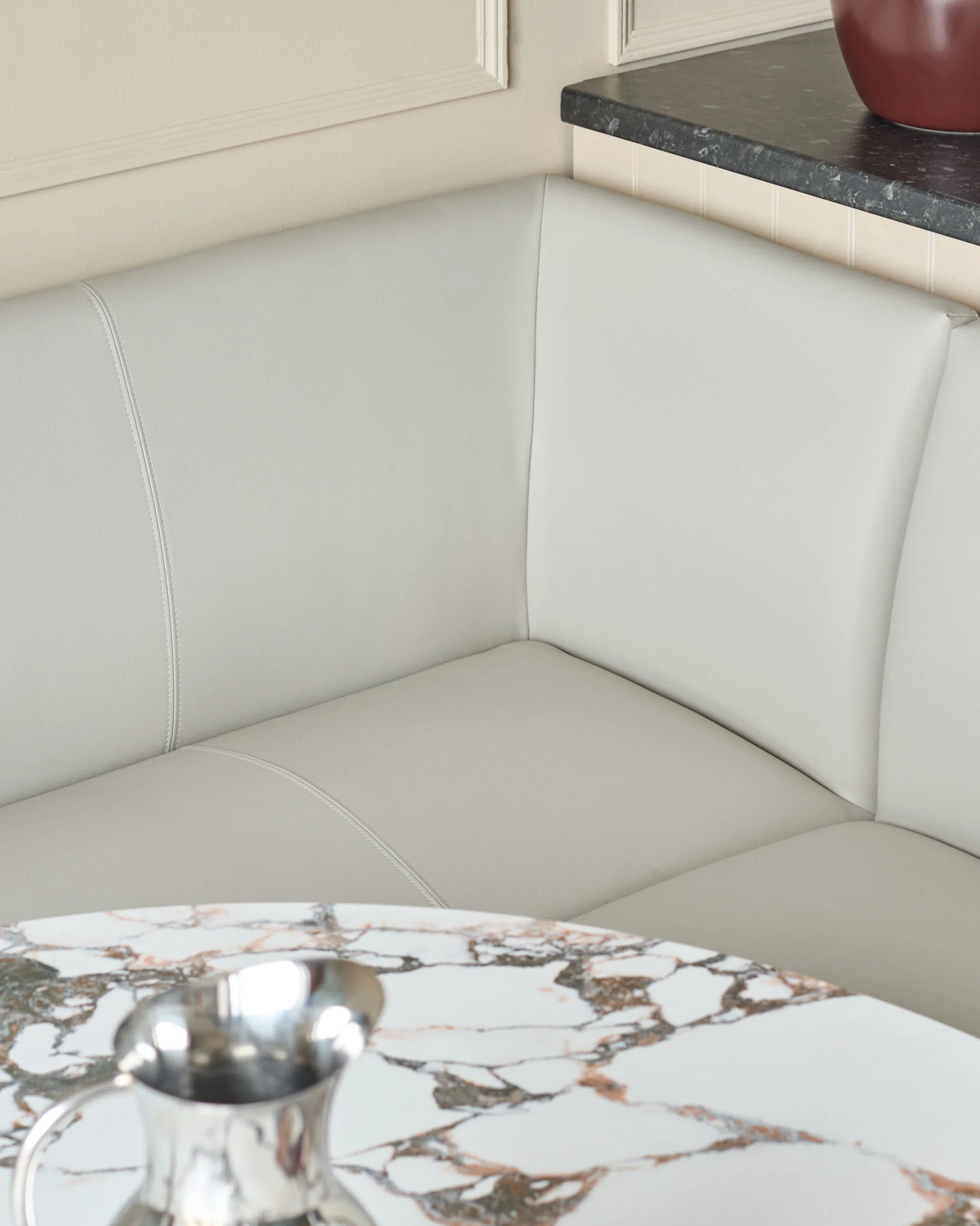 Loop light grey faux leather right hand corner 5 seater brushed brass leg dining bench - Image 6