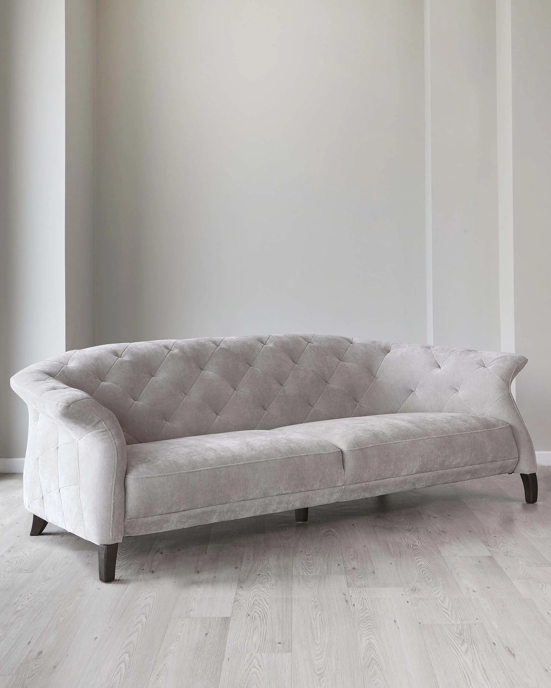 Luxe Large 3 Seater Light Grey Fabric Chesterfield Sofa - Image 4