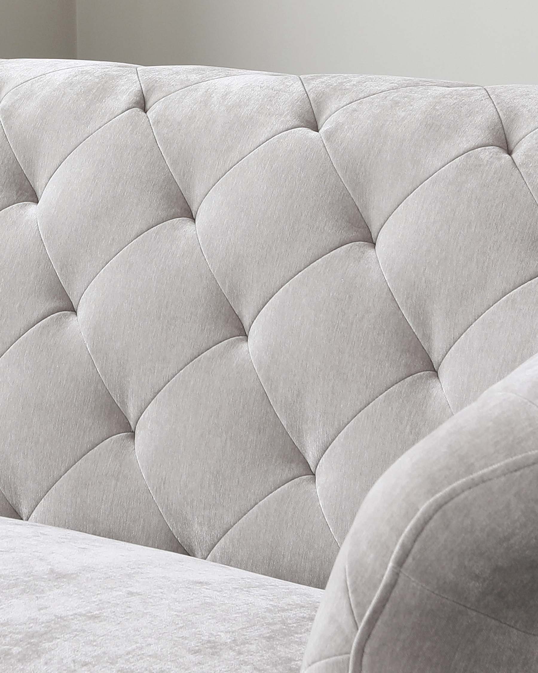Luxe Large 3 Seater Light Grey Fabric Chesterfield Sofa - Image 5