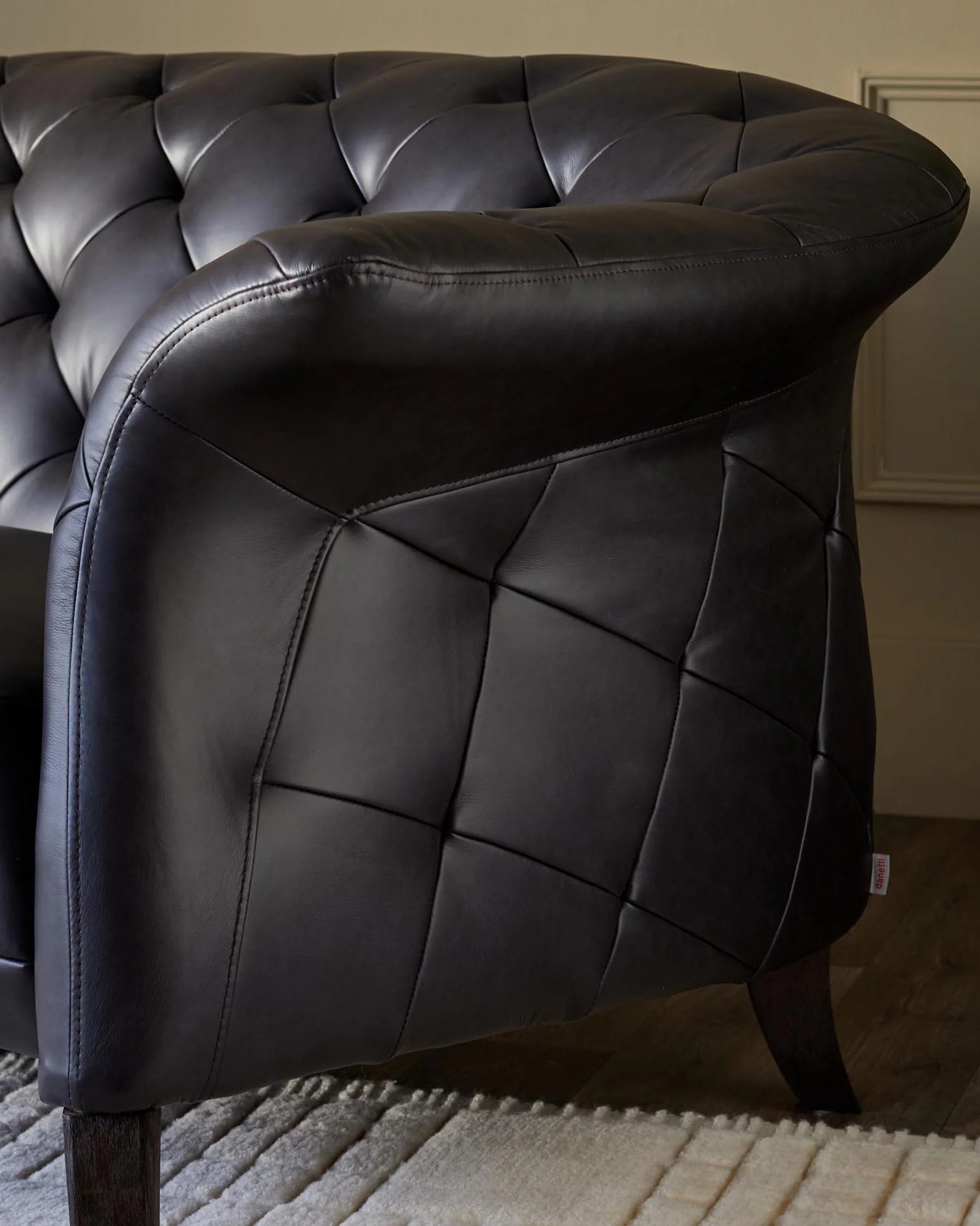 Luxe black leather armchair - Image 4