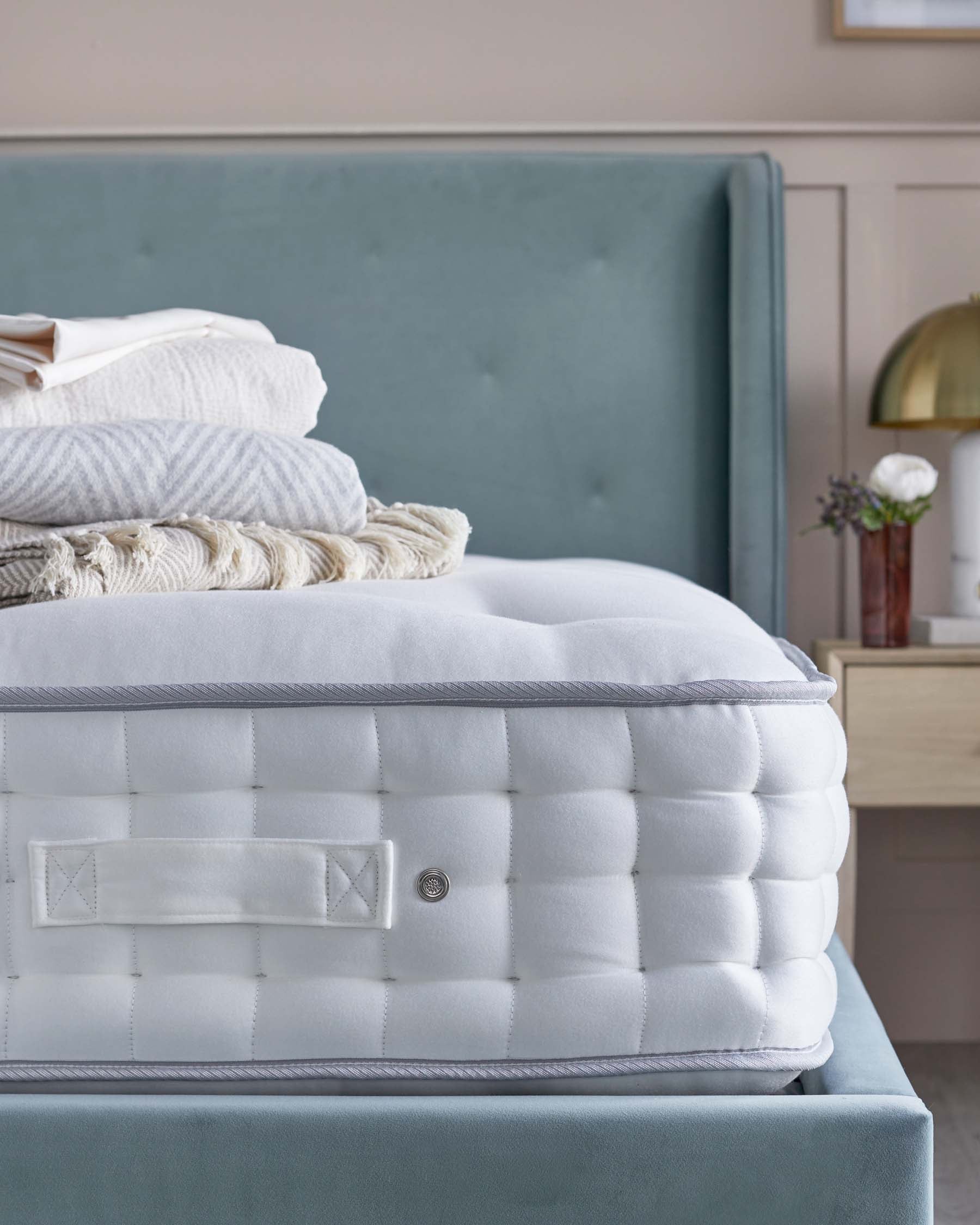 Luxury Comfort 9,000 Pocket Sprung Firm King Mattress - Image 3
