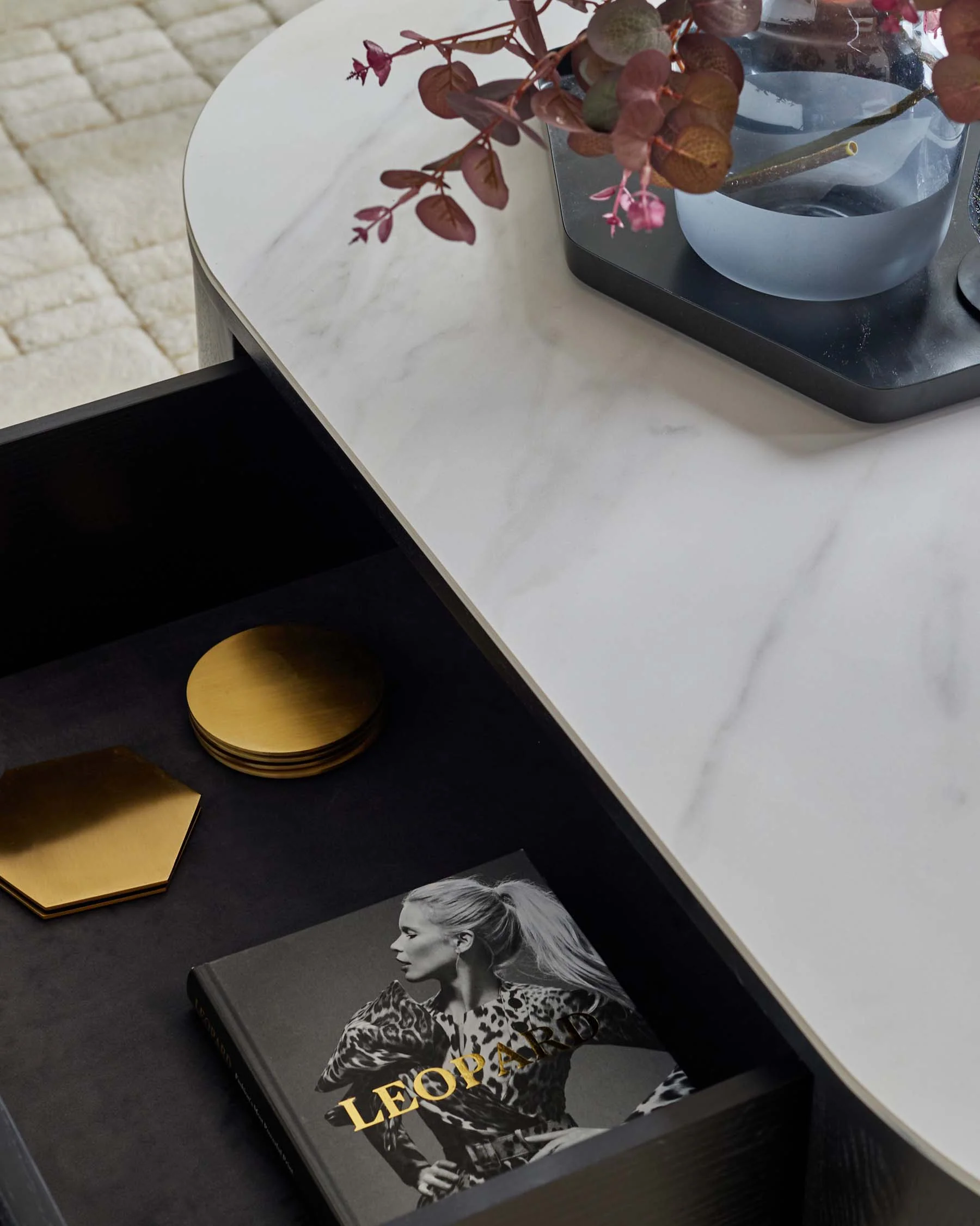 Manhattan marbled ceramic coffee table - Image 4