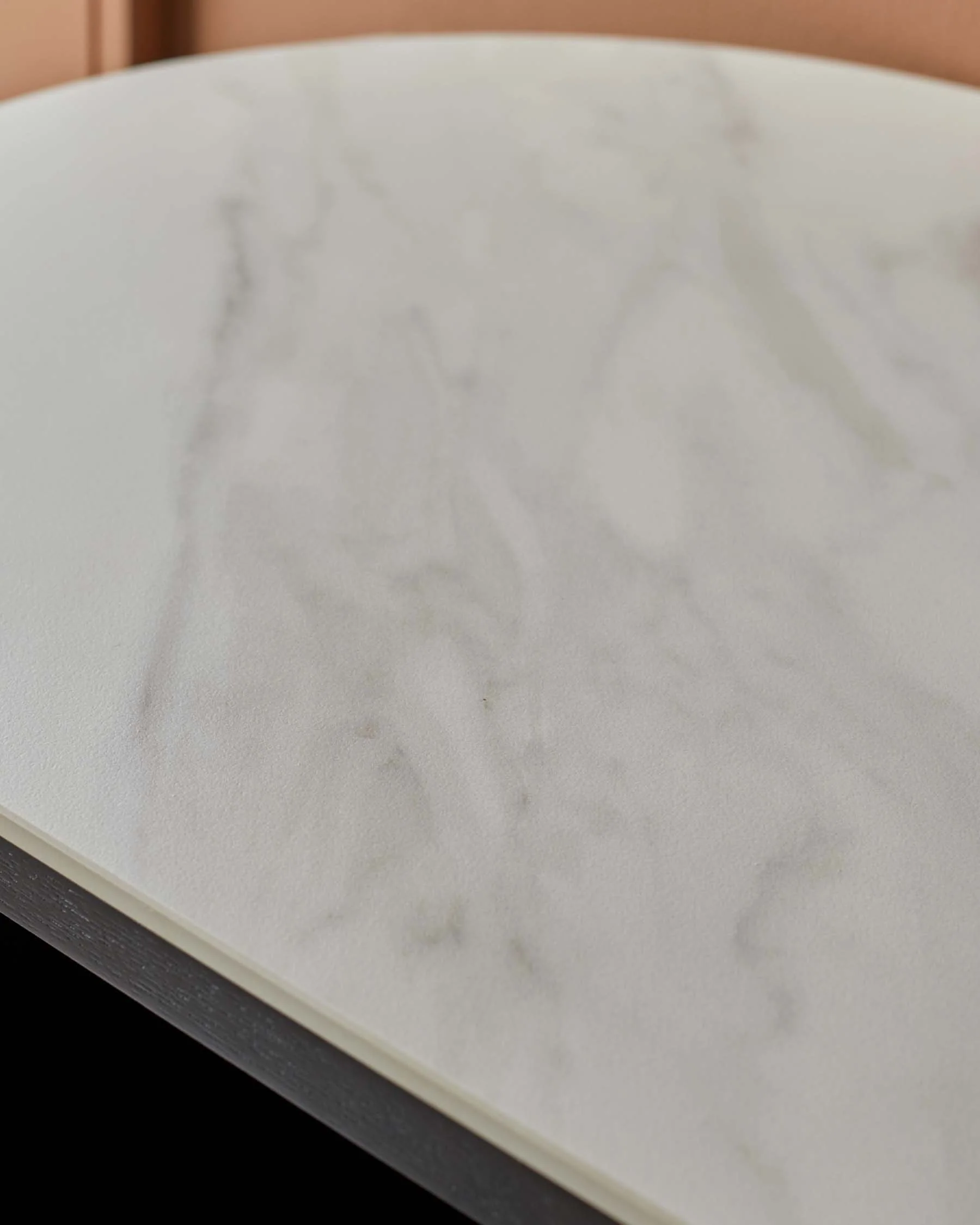 Manhattan marbled ceramic TV stand - Image 8