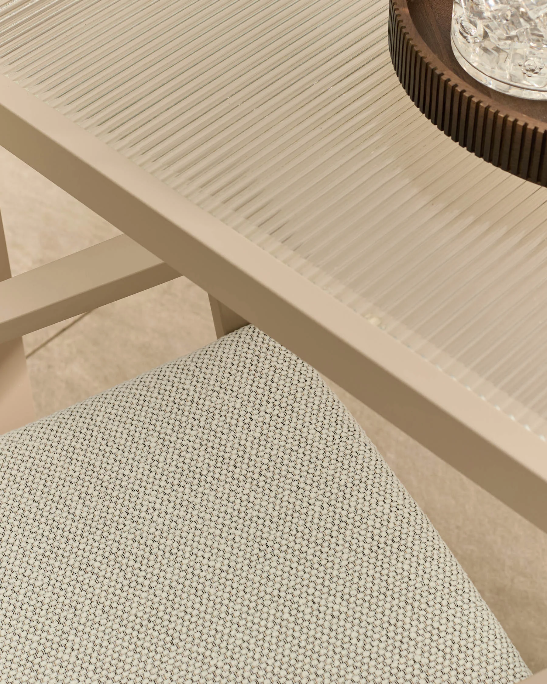 Minori natural garden 6 seater dining table - Image 5