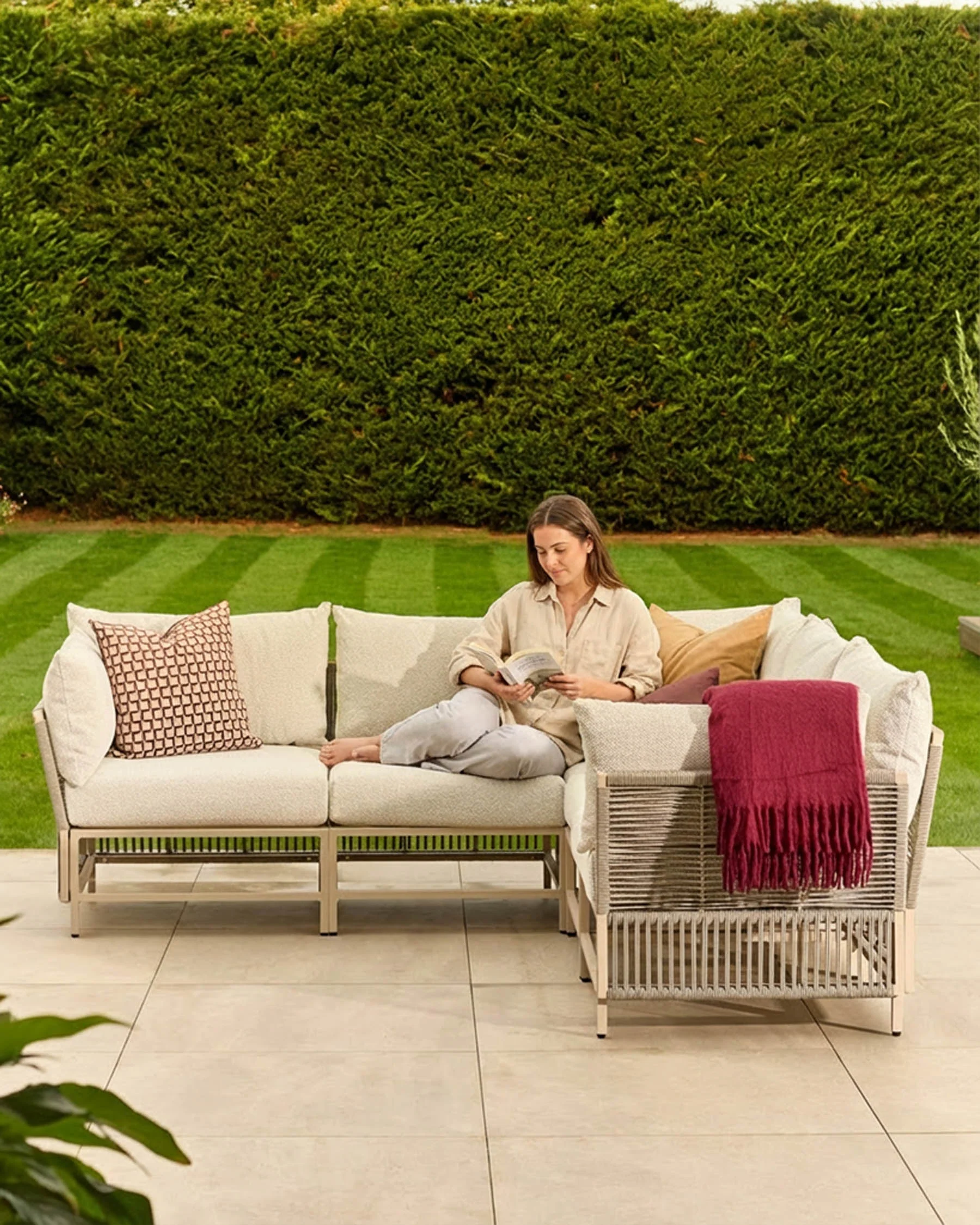 Minori natural garden large corner bench - Image 4
