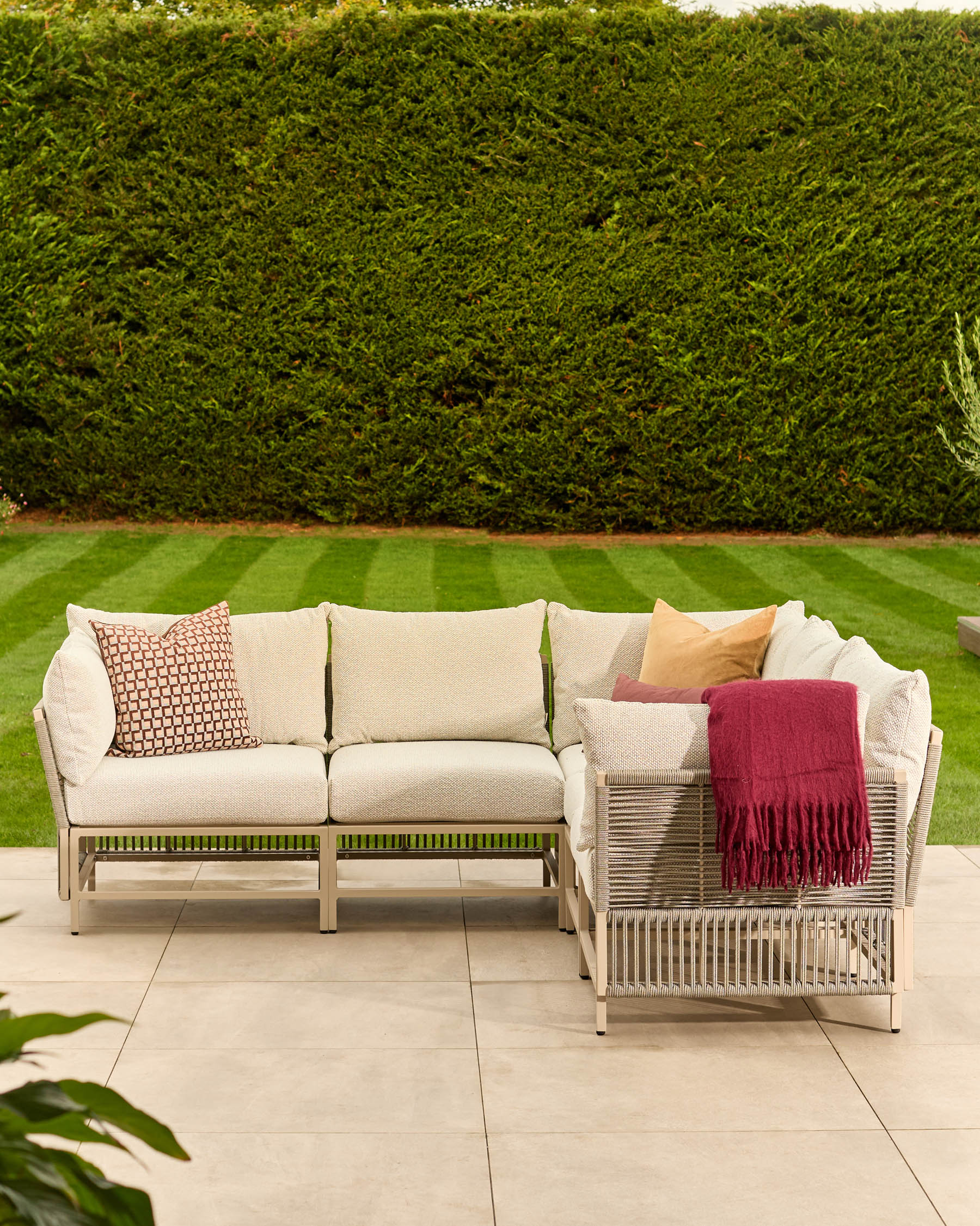 Minori natural garden large corner bench - Image 6