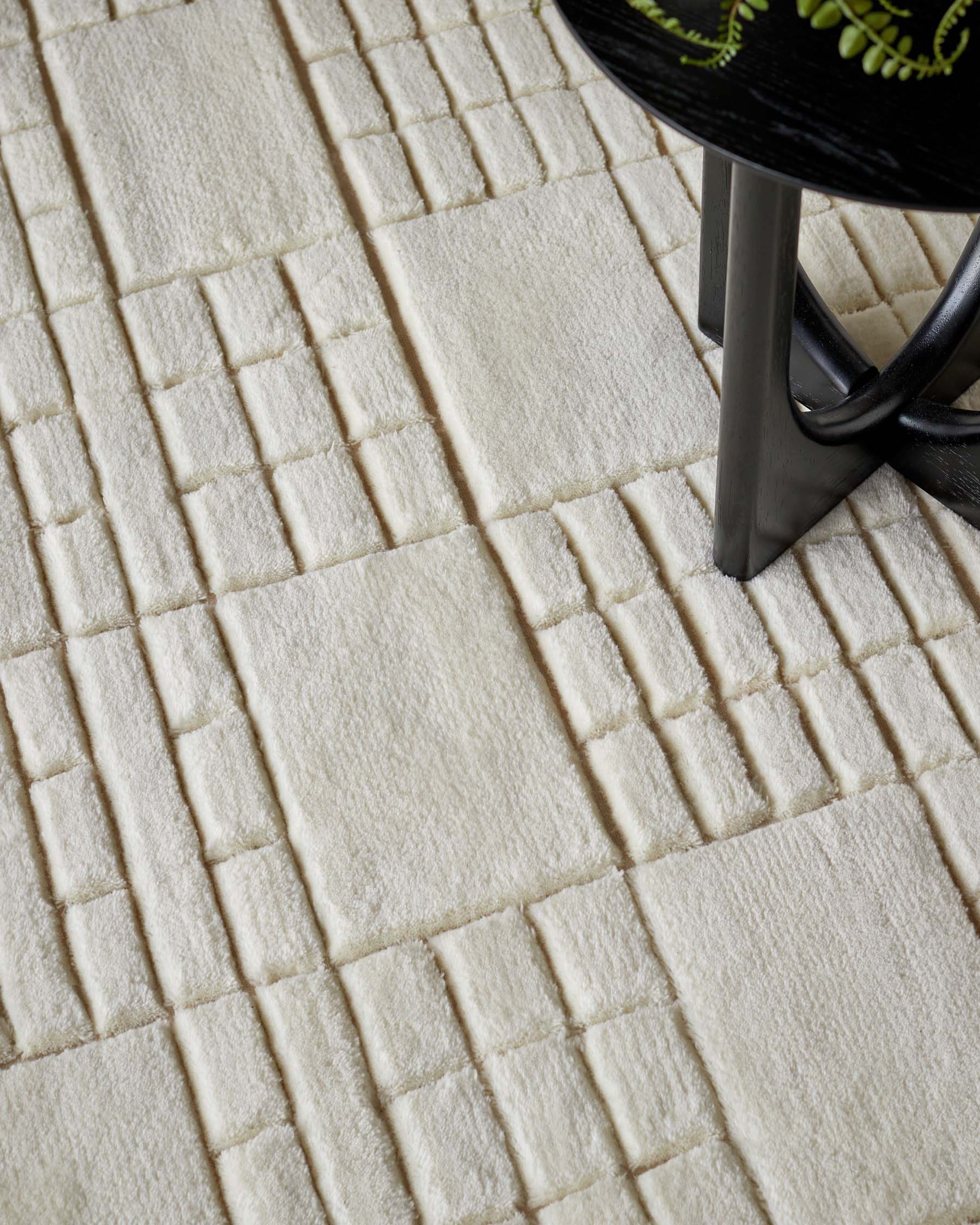 Mosaic cream sculpted wool large rug - Image 3