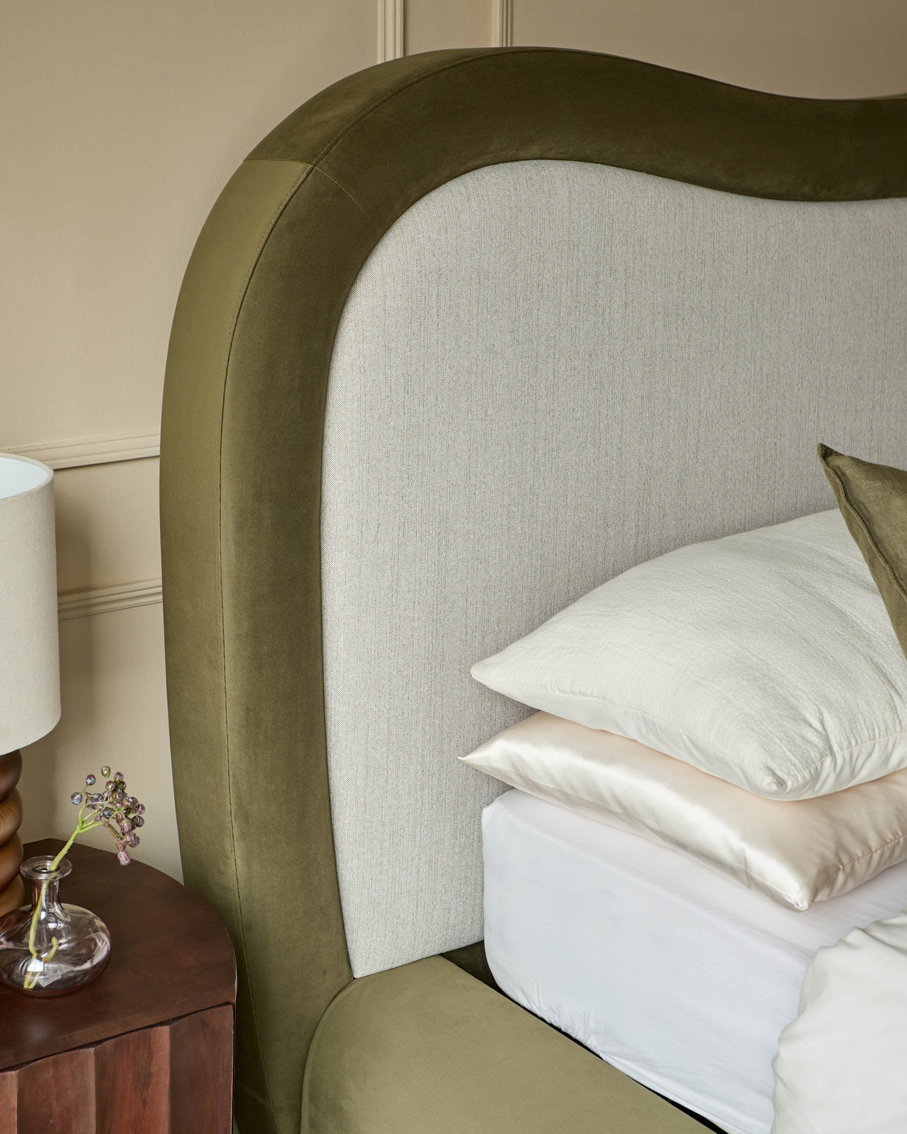 Naomi olive green velvet and natural dual tone fabric king size ottoman storage bed - Image 12
