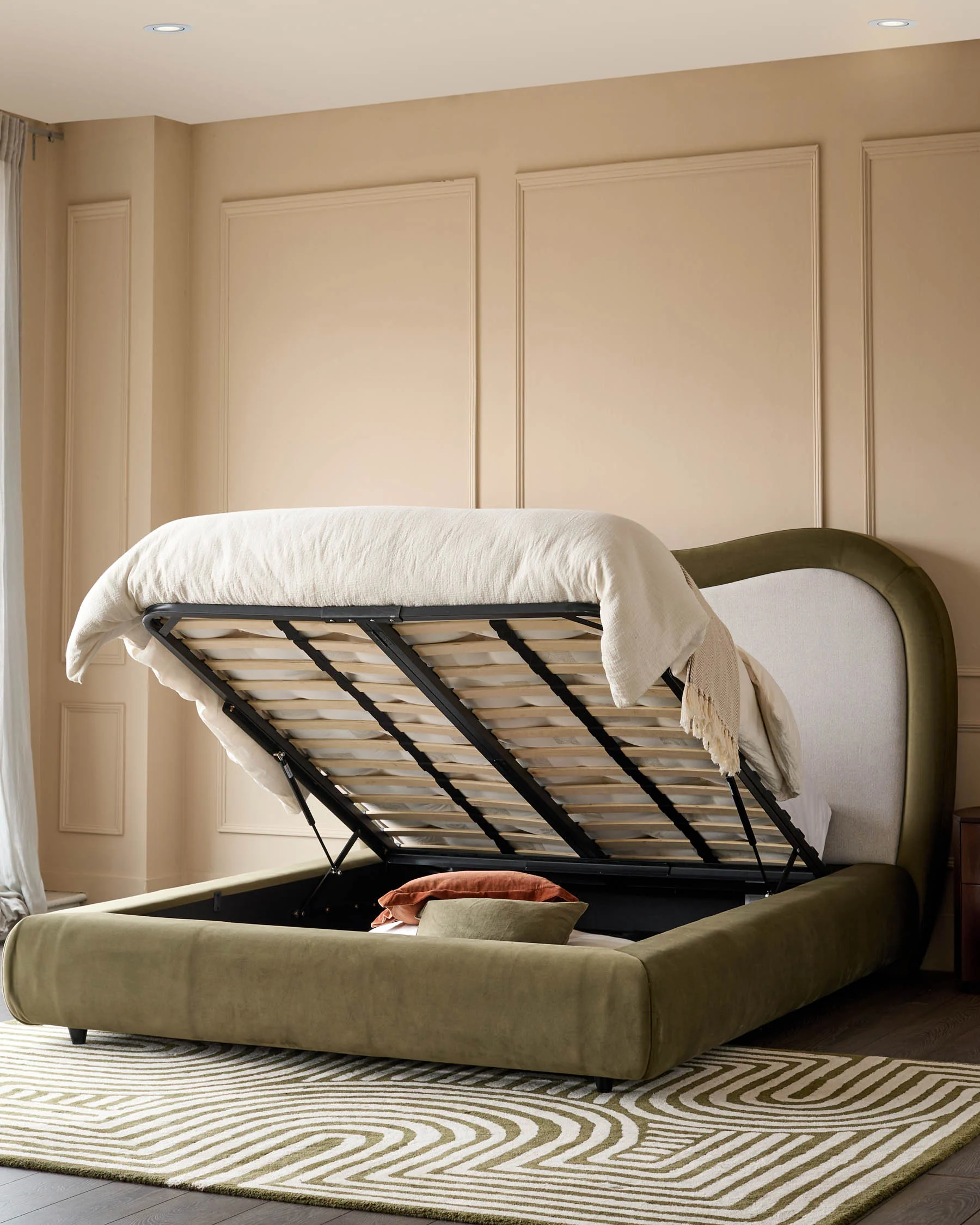 Naomi olive green velvet and natural dual tone fabric king size ottoman storage bed - Image 3