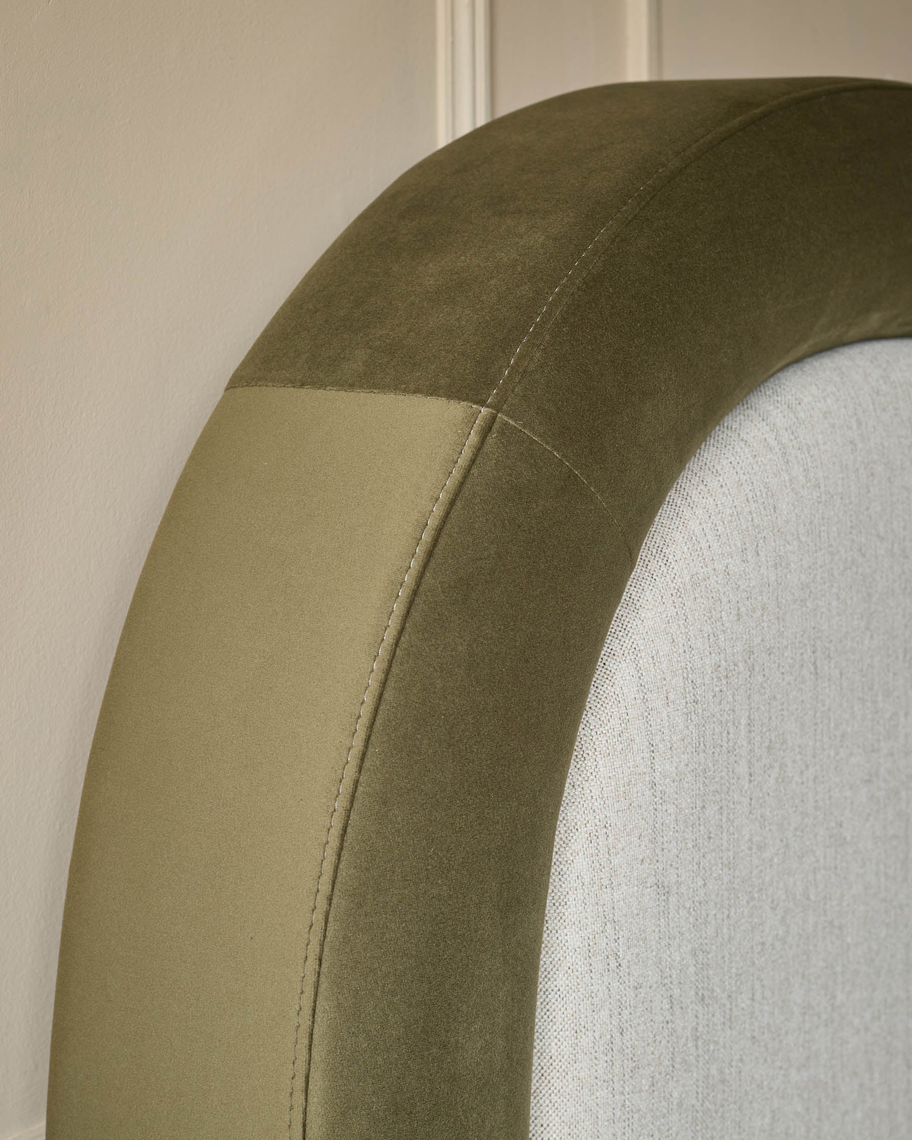 Naomi olive green velvet and natural dual tone fabric king size ottoman storage bed - Image 4