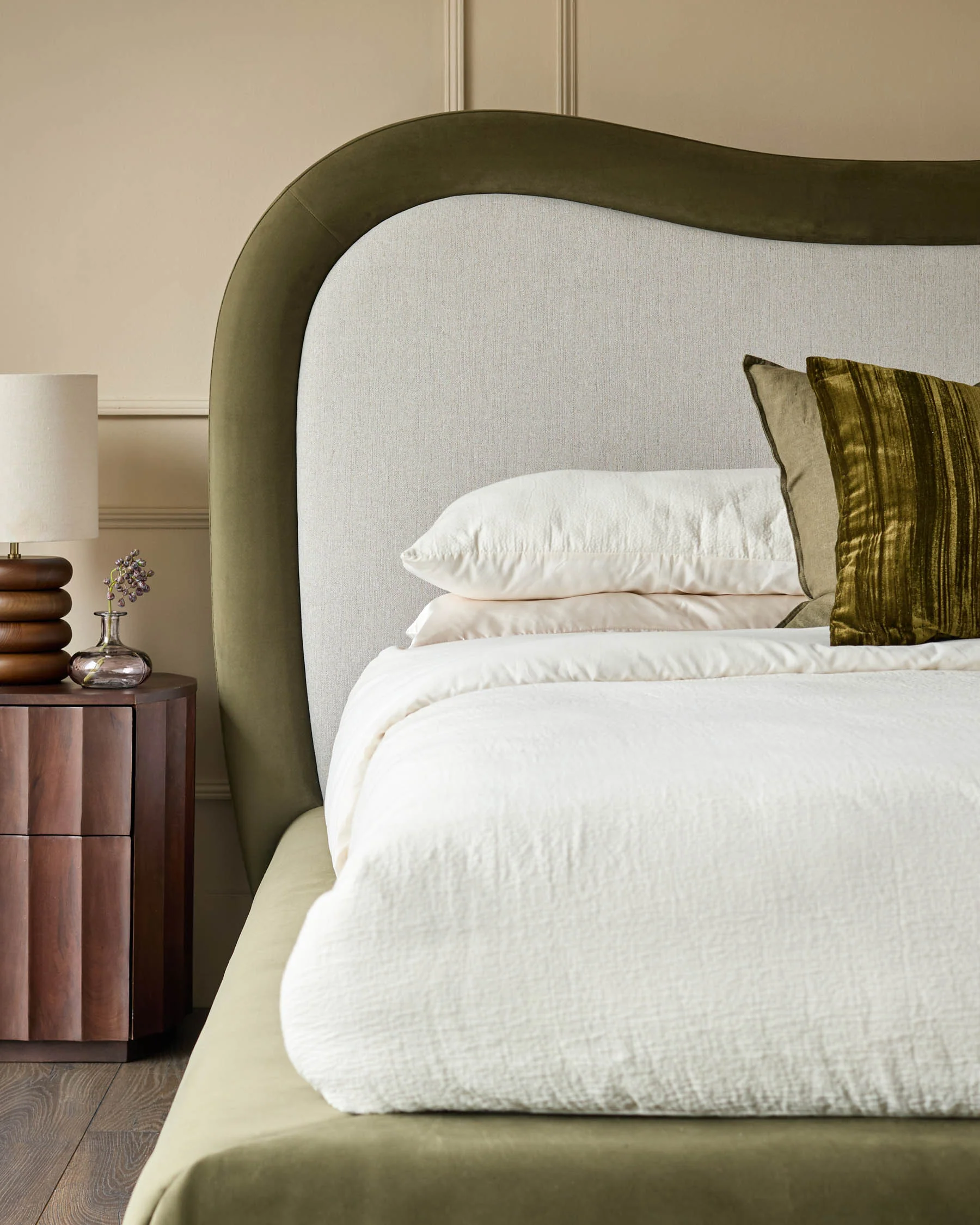 Naomi olive green velvet and natural dual tone fabric king size ottoman storage bed - Image 6