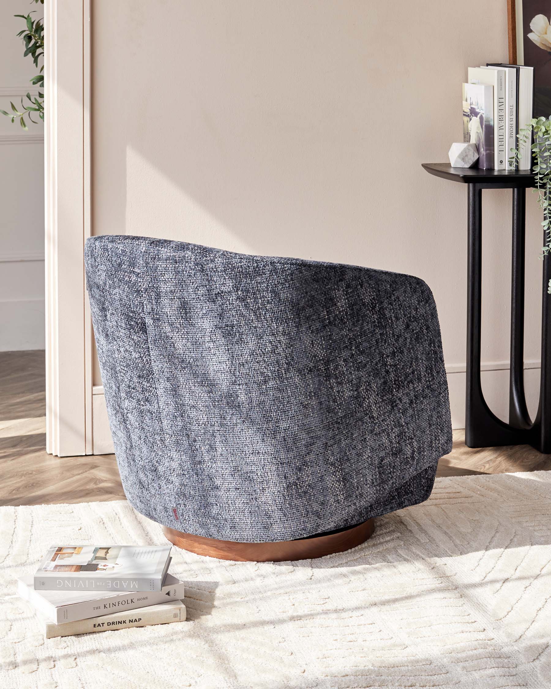 Natalia dark blue chunky weave swivel accent chair - Image 4