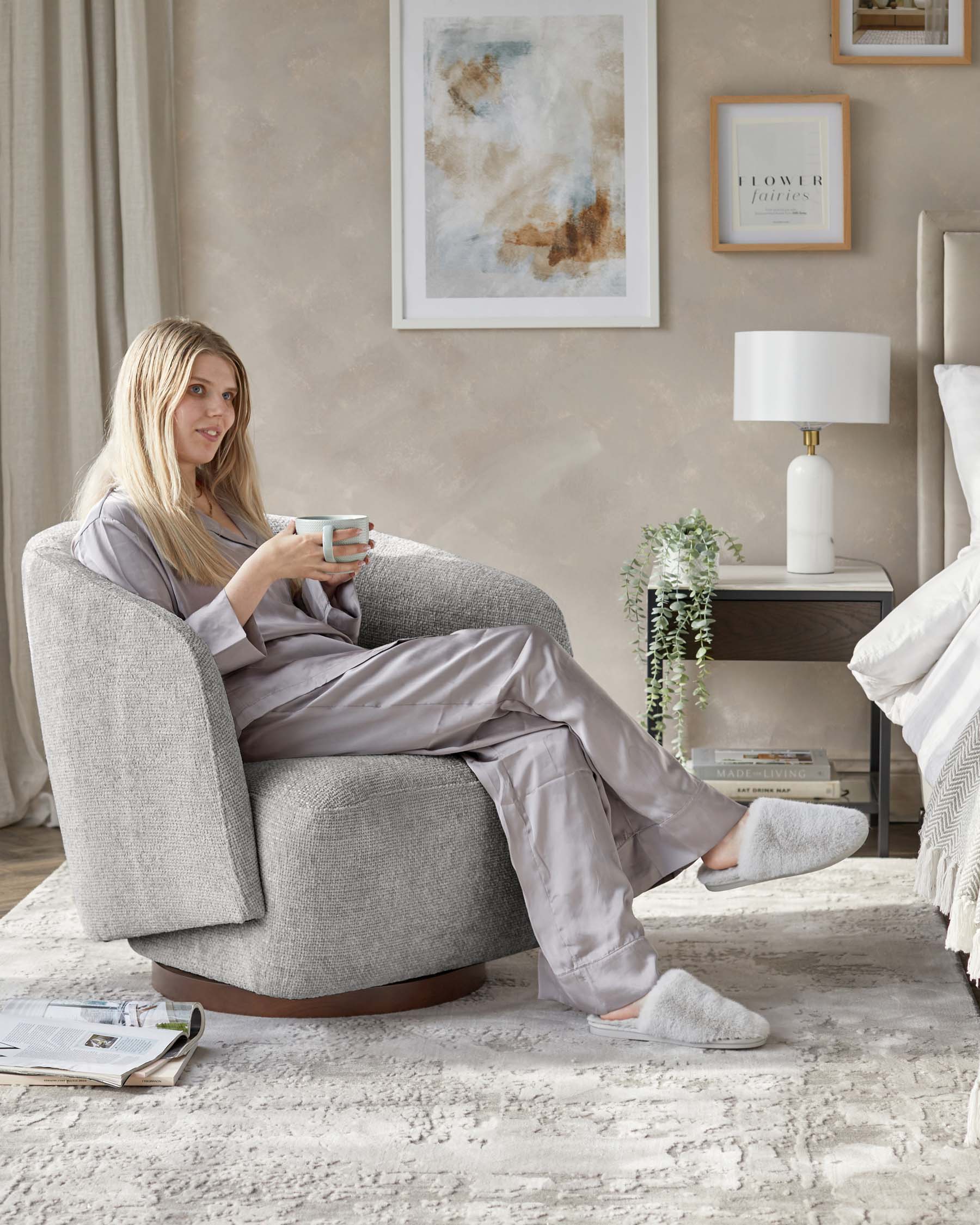 Natalia light grey chunky weave swivel accent chair - Image 4