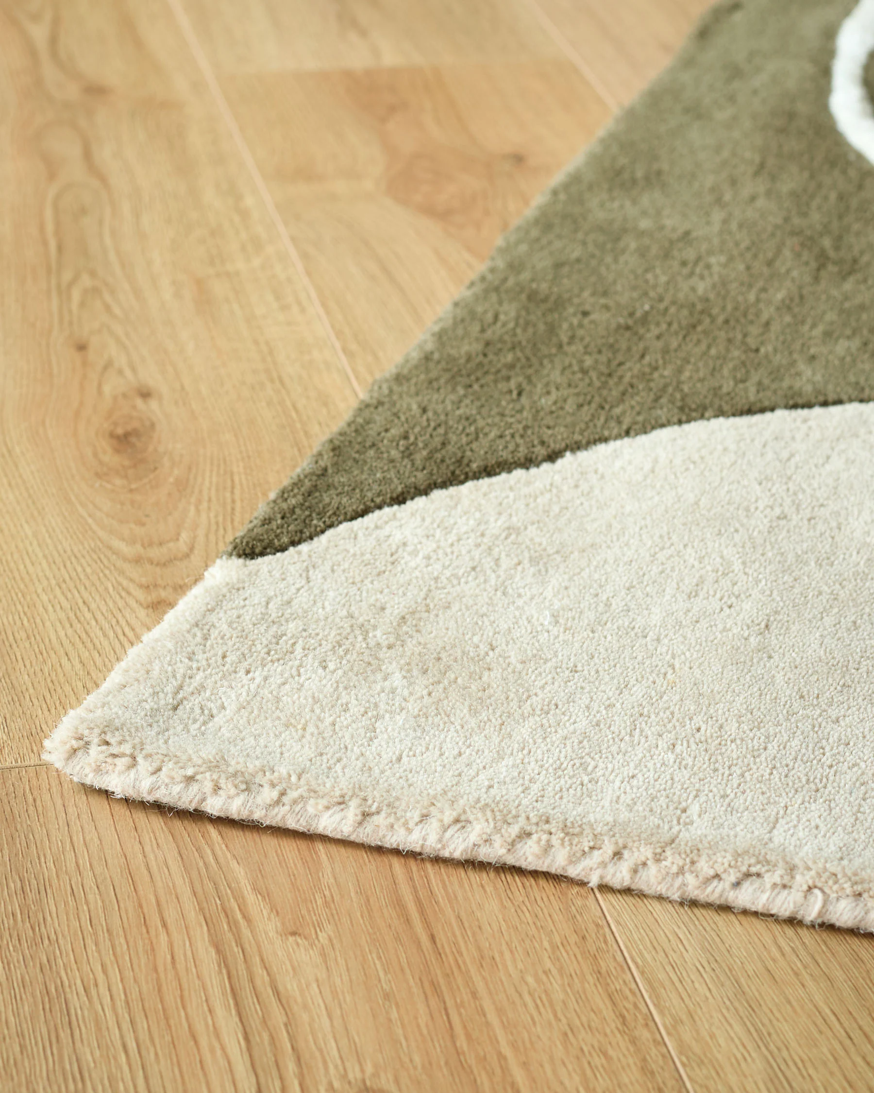 Neo olive and navy textured medium rug - Image 7