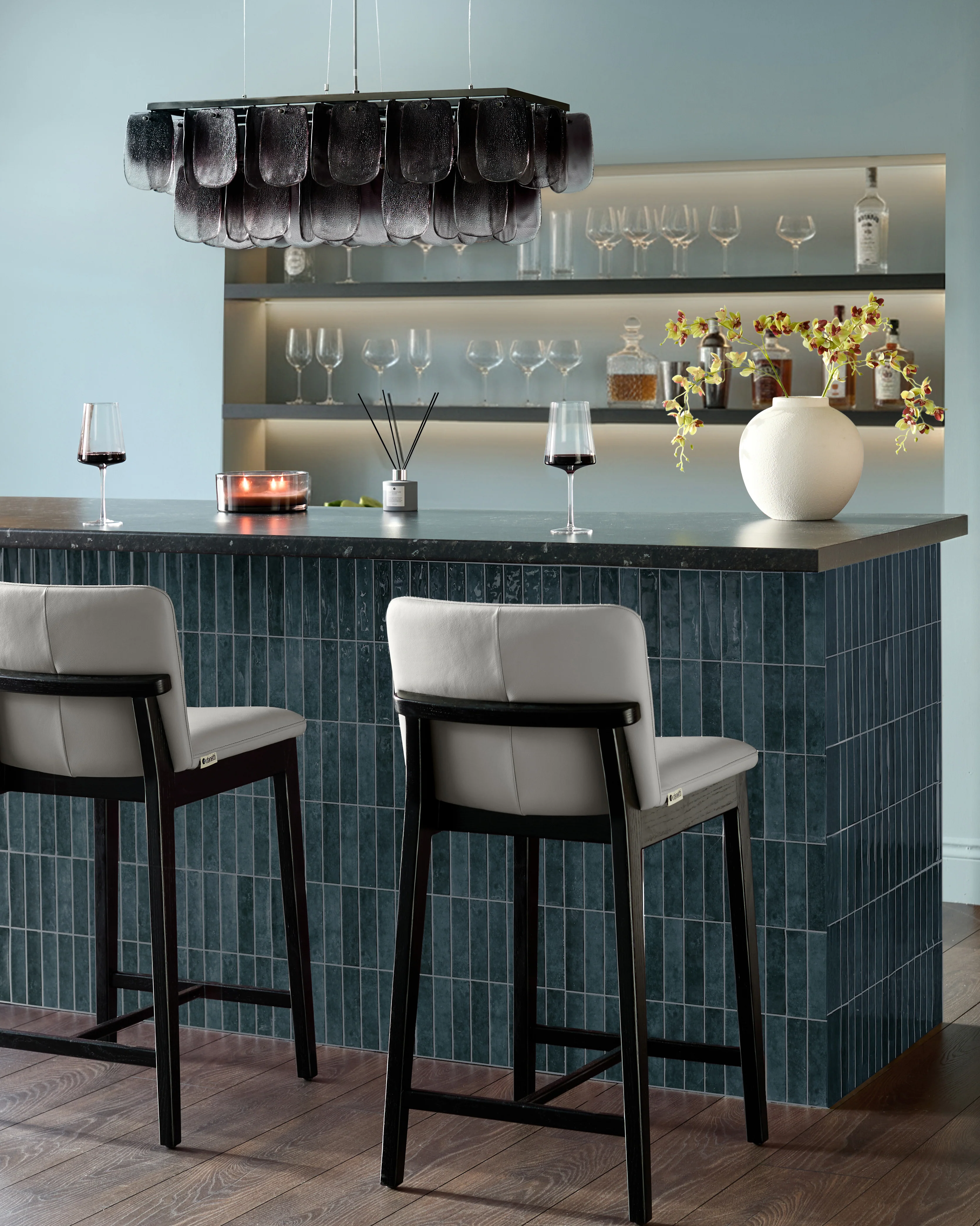 Otis light grey leather bar stool - Image 4