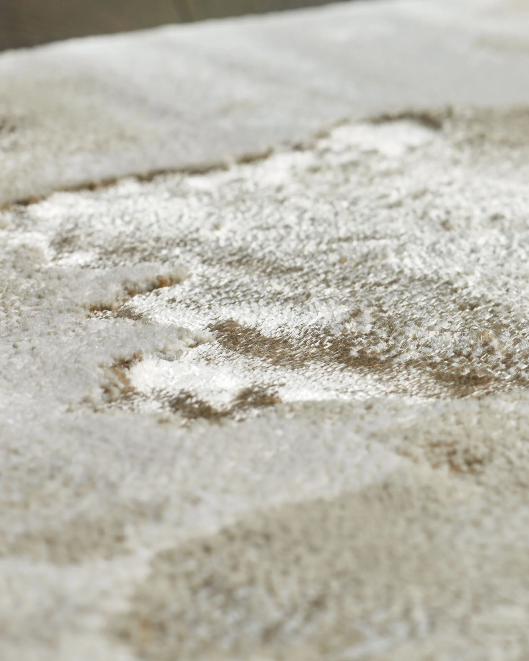 Perla soft gold textured runner rug - Image 6