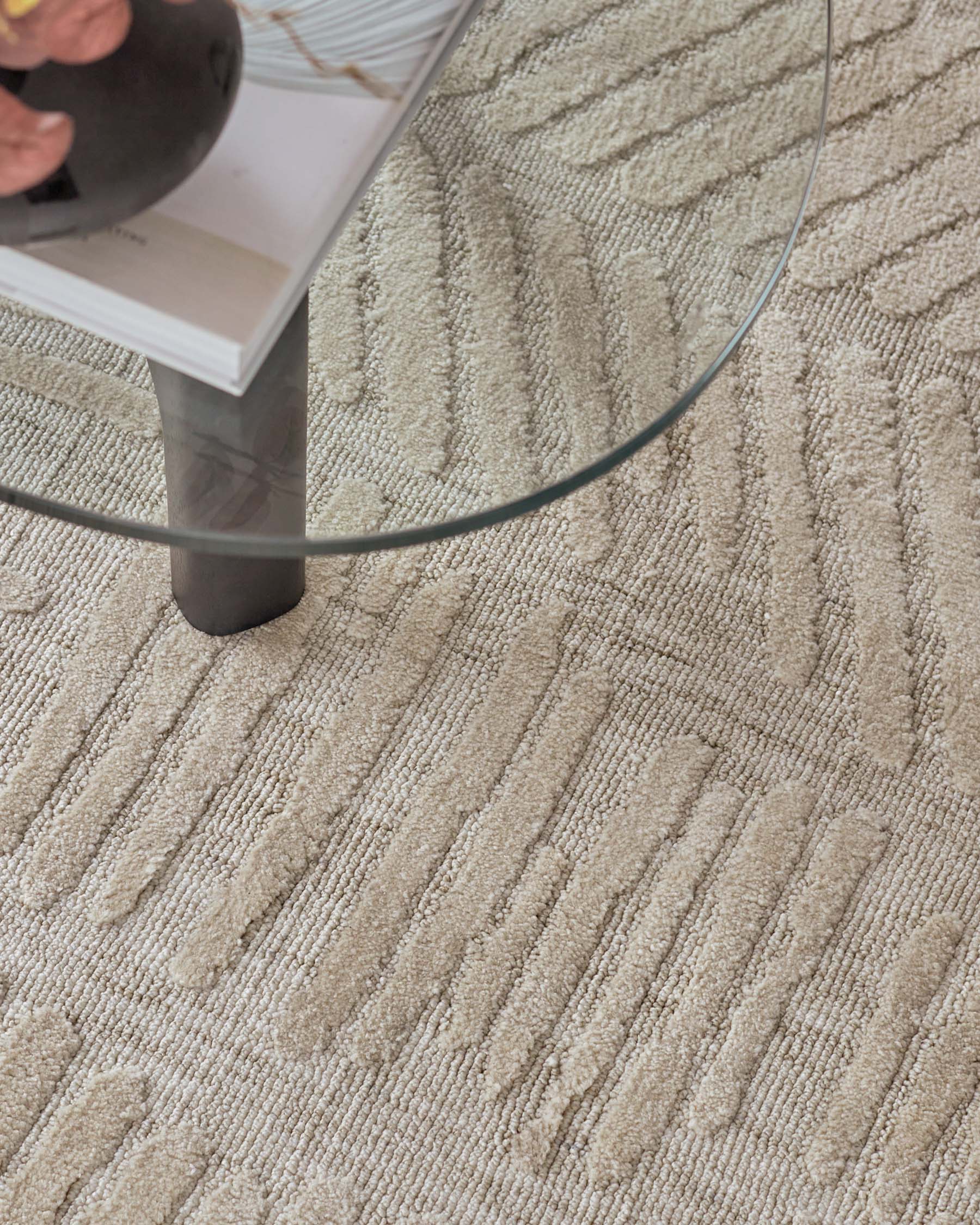 Porcelain cream textured large rug - Image 3