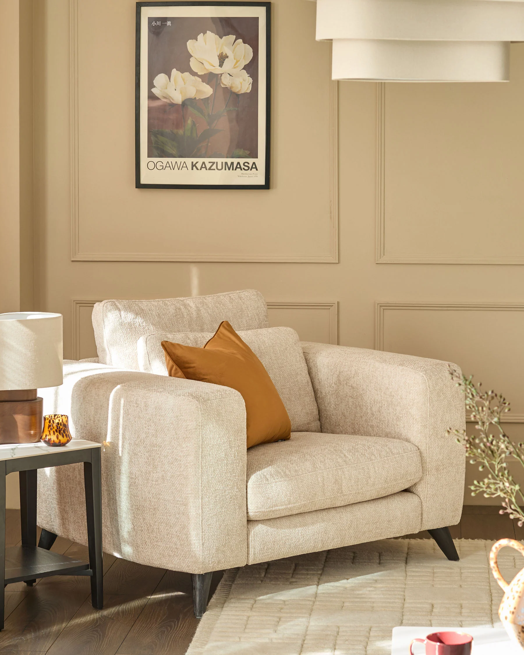 Quinn natural fabric dark wood armchair - Image 2
