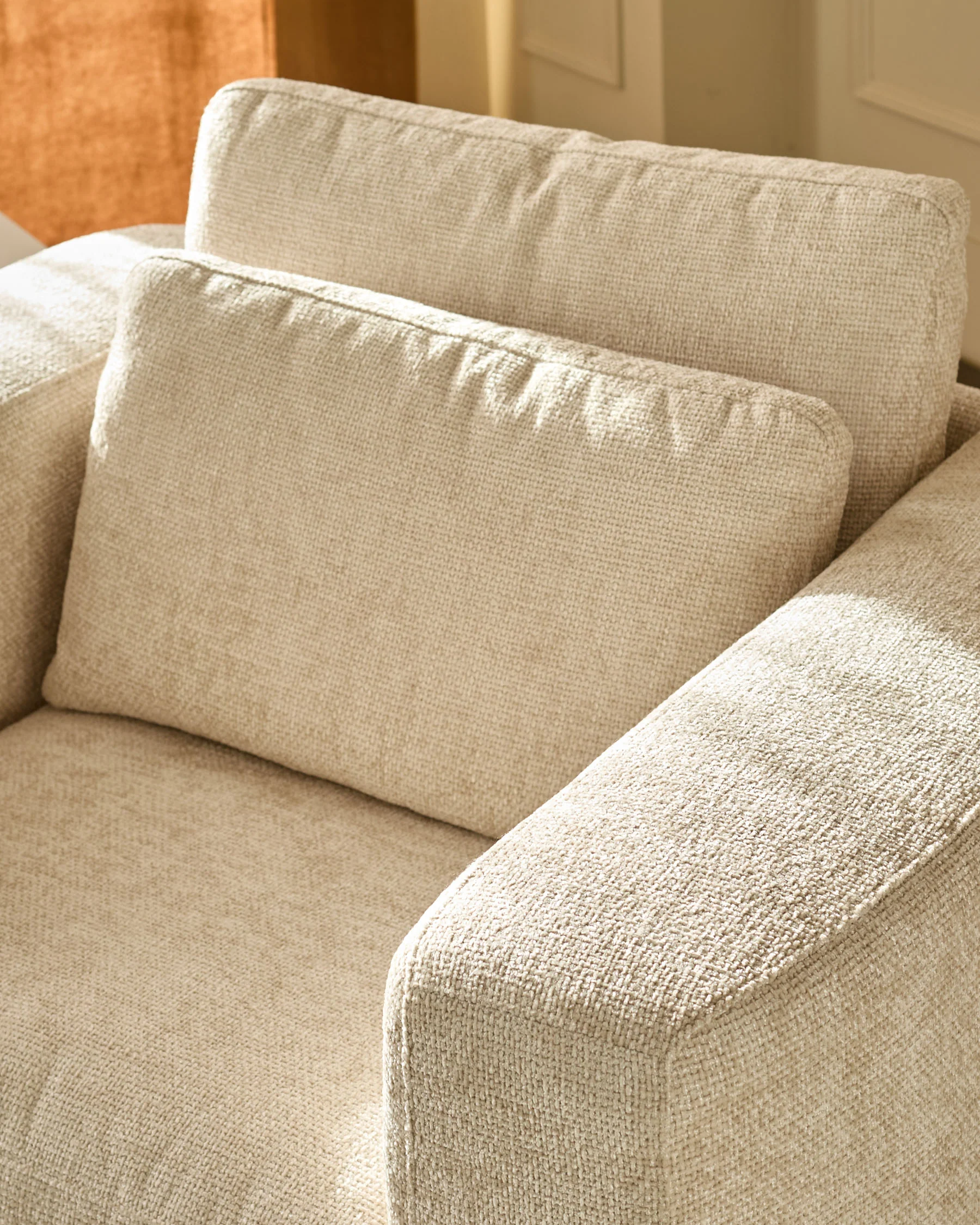 Quinn natural fabric dark wood armchair - Image 3