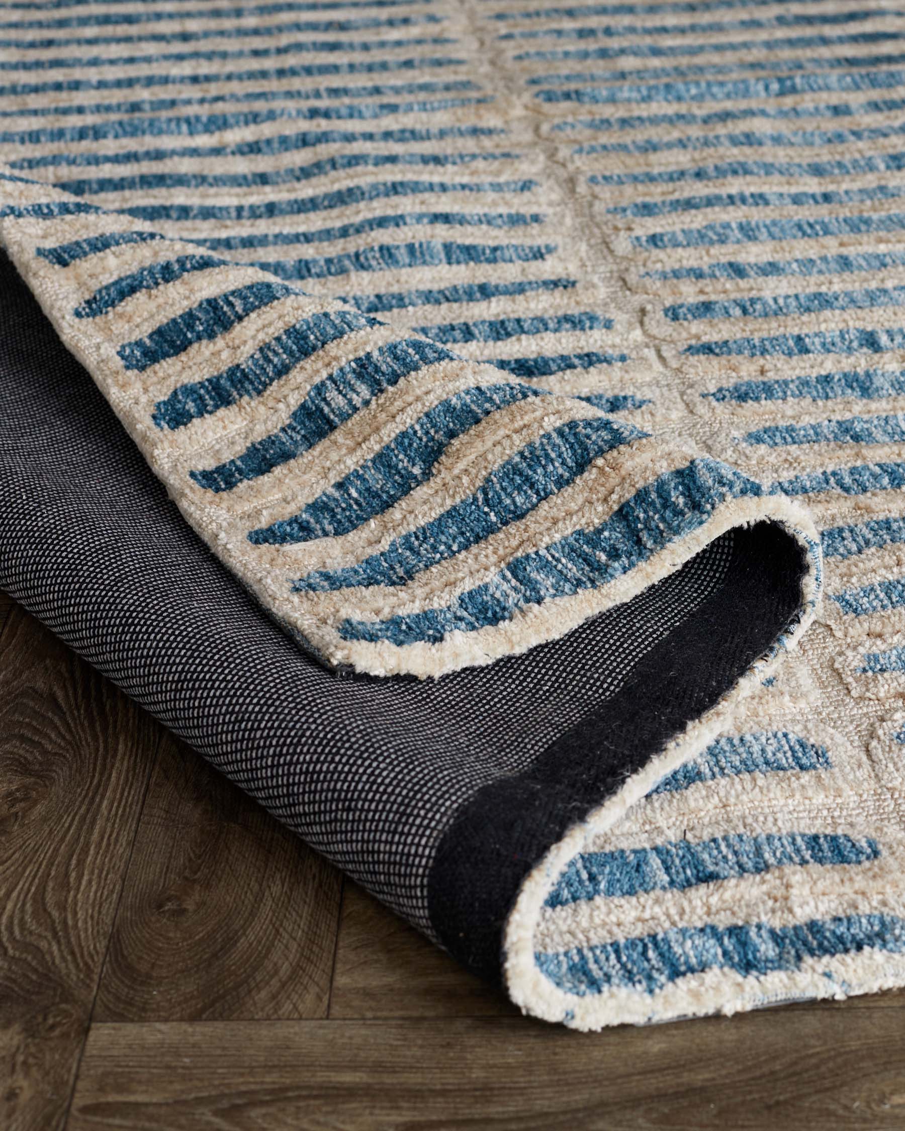 Raine cream and blue textured small rug - Image 6