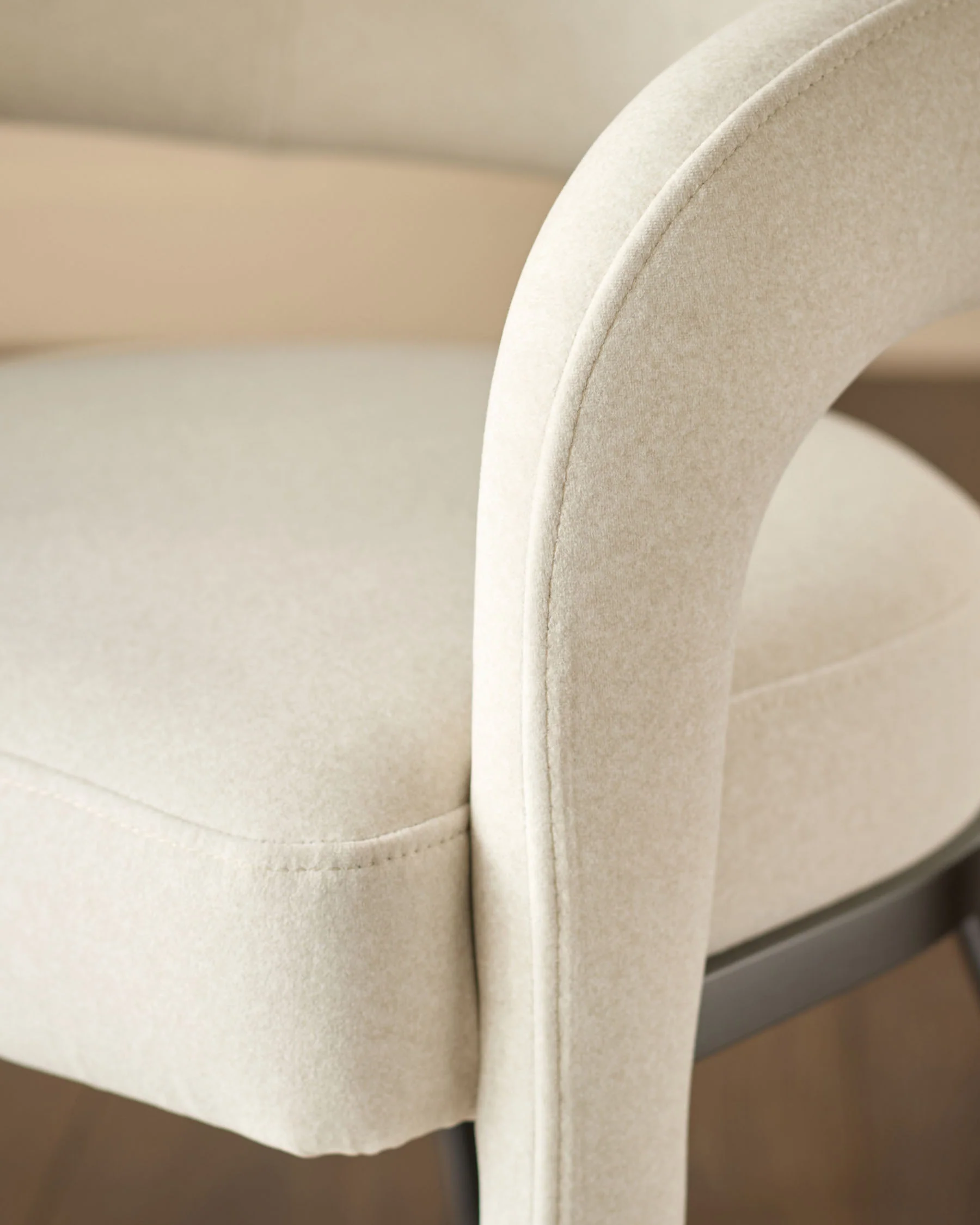 Rhett cream plush fabric dining chair - Image 5