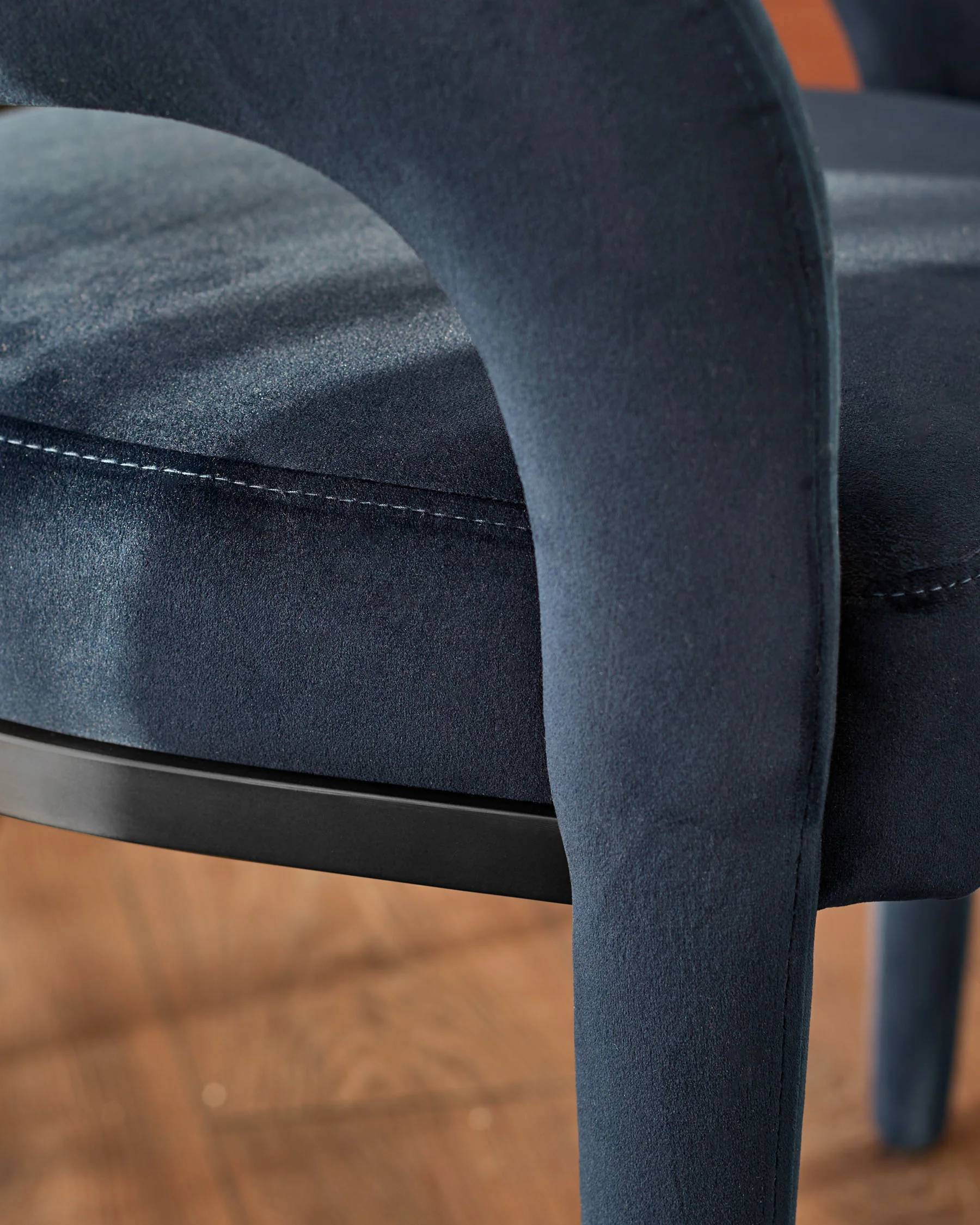 Rhett dark navy velvet dining chair - Image 6