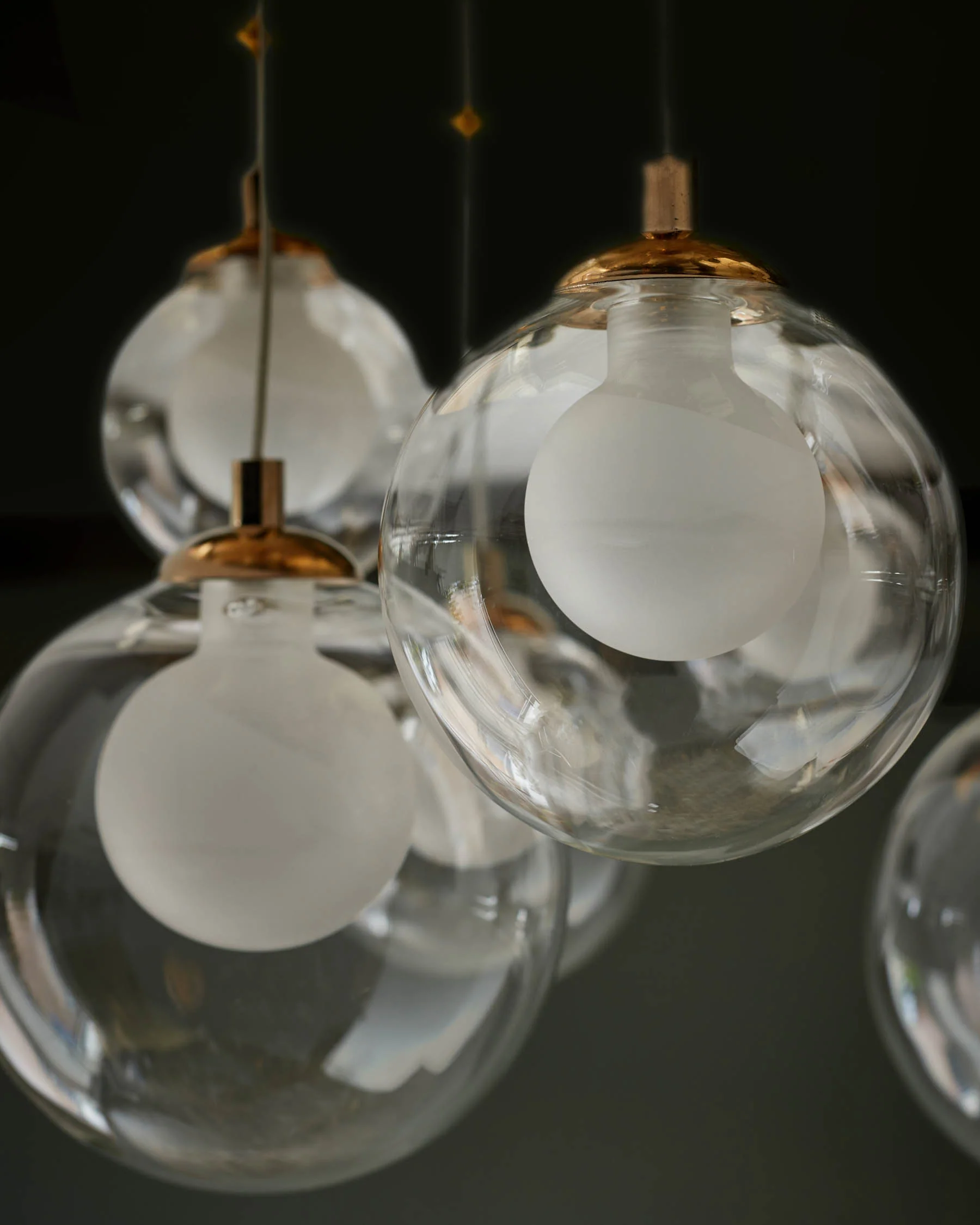 Riley clear glass 12 LED light adjustable drop pendant - Image 9