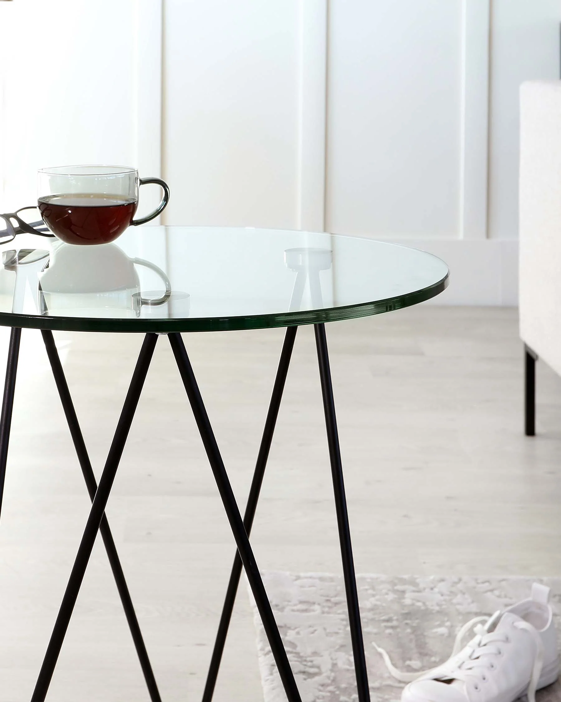 Ripple Glass Side Table With Black Legs - Image 4