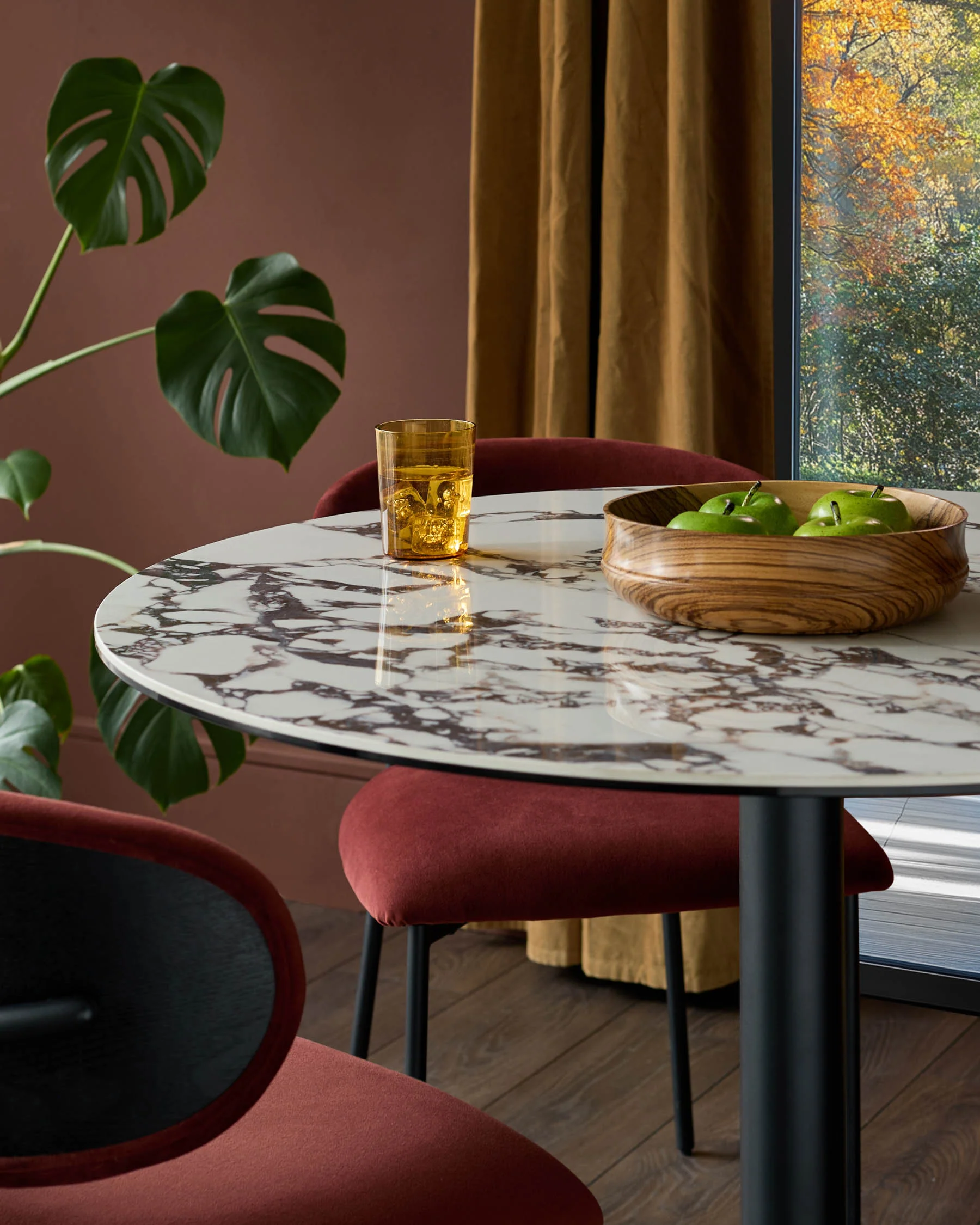 Romeo white calacatta ceramic 4 seater dining table - Image 4