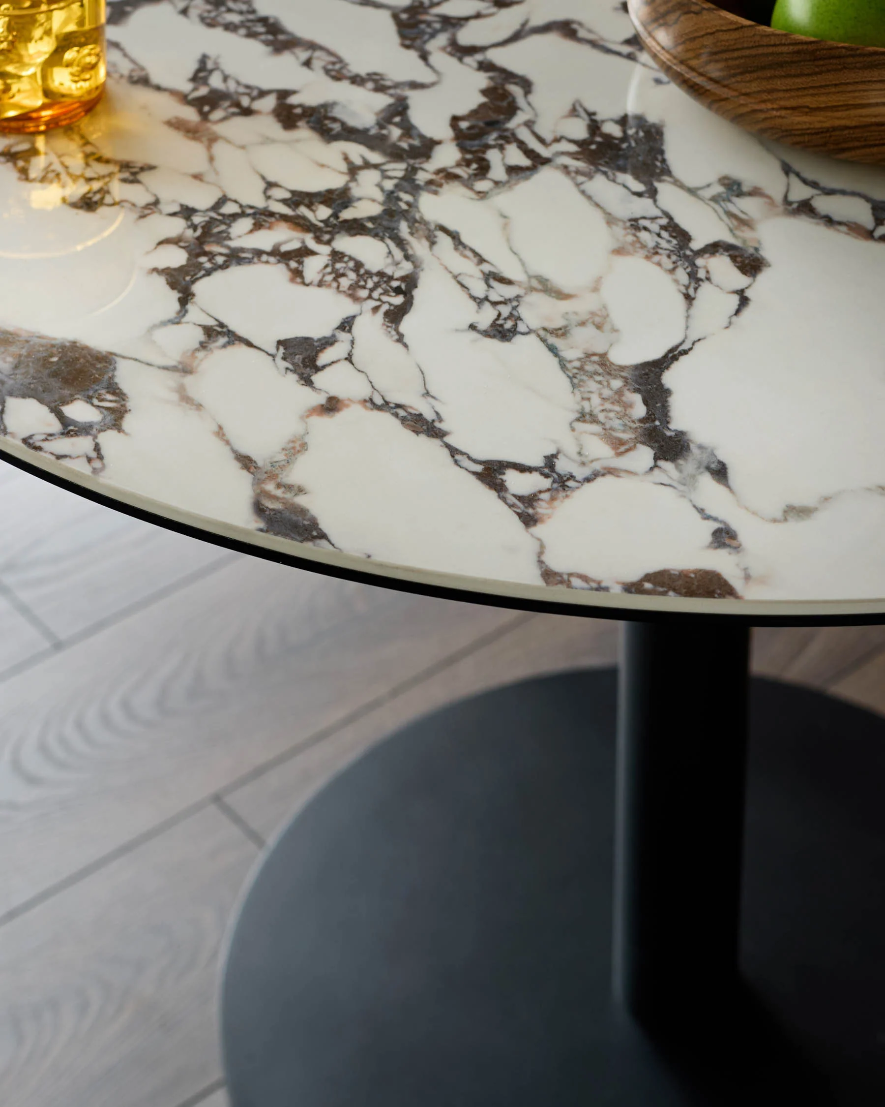 Romeo white calacatta ceramic 4 seater dining table - Image 7