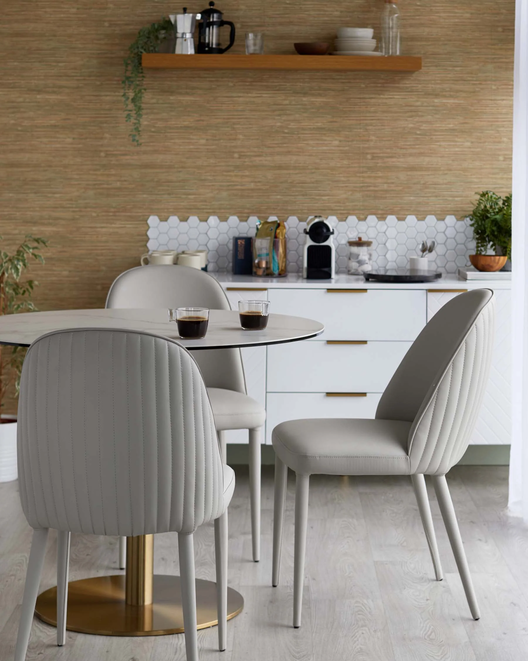 Romeo 4 seater table and 4 Saylor dining chairs set - Image 2
