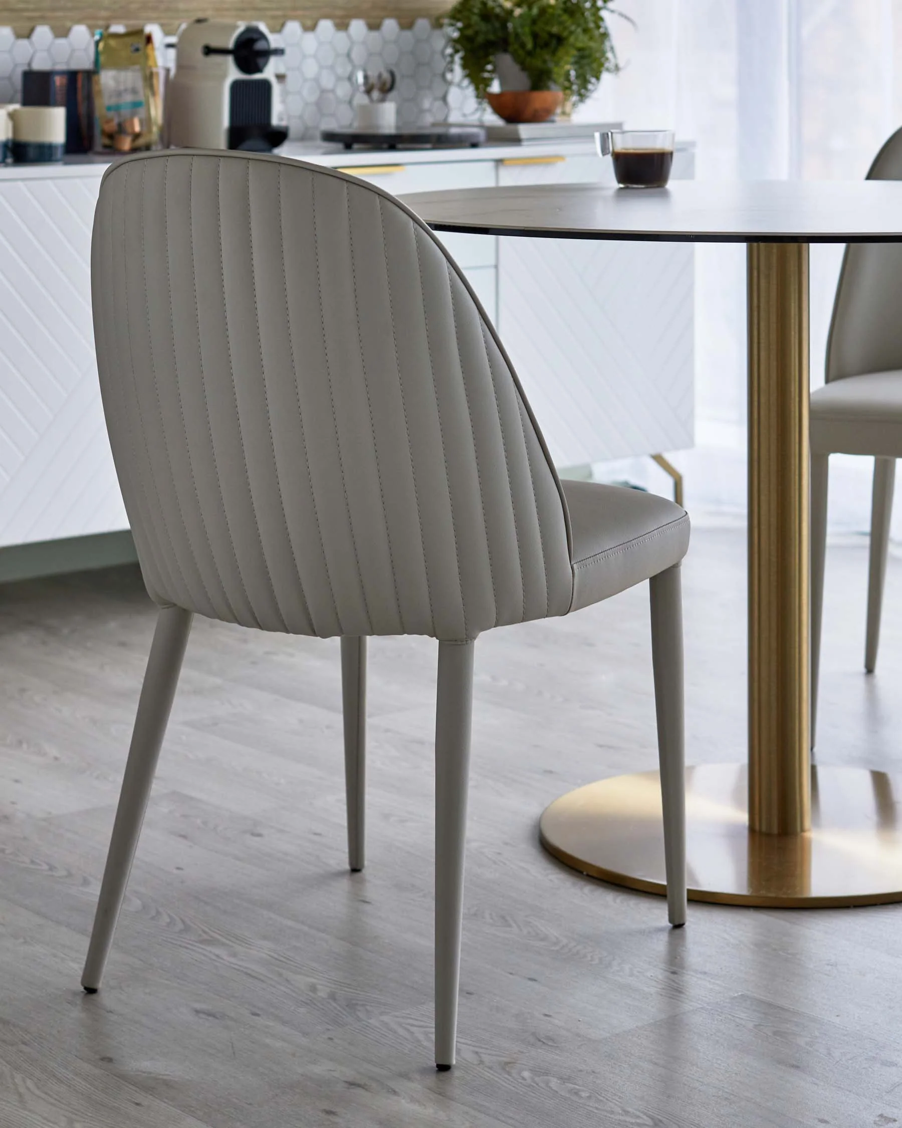 Romeo 4 seater table and 4 Saylor dining chairs set - Image 6