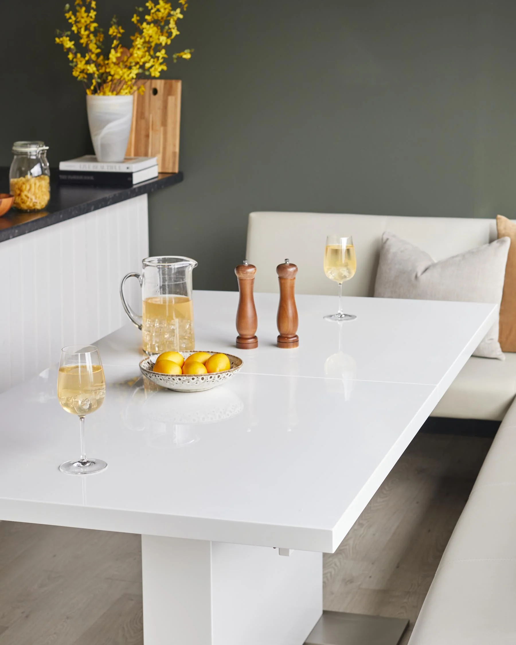 Sanza white gloss extending 6 to 10 seater dining table - Image 3