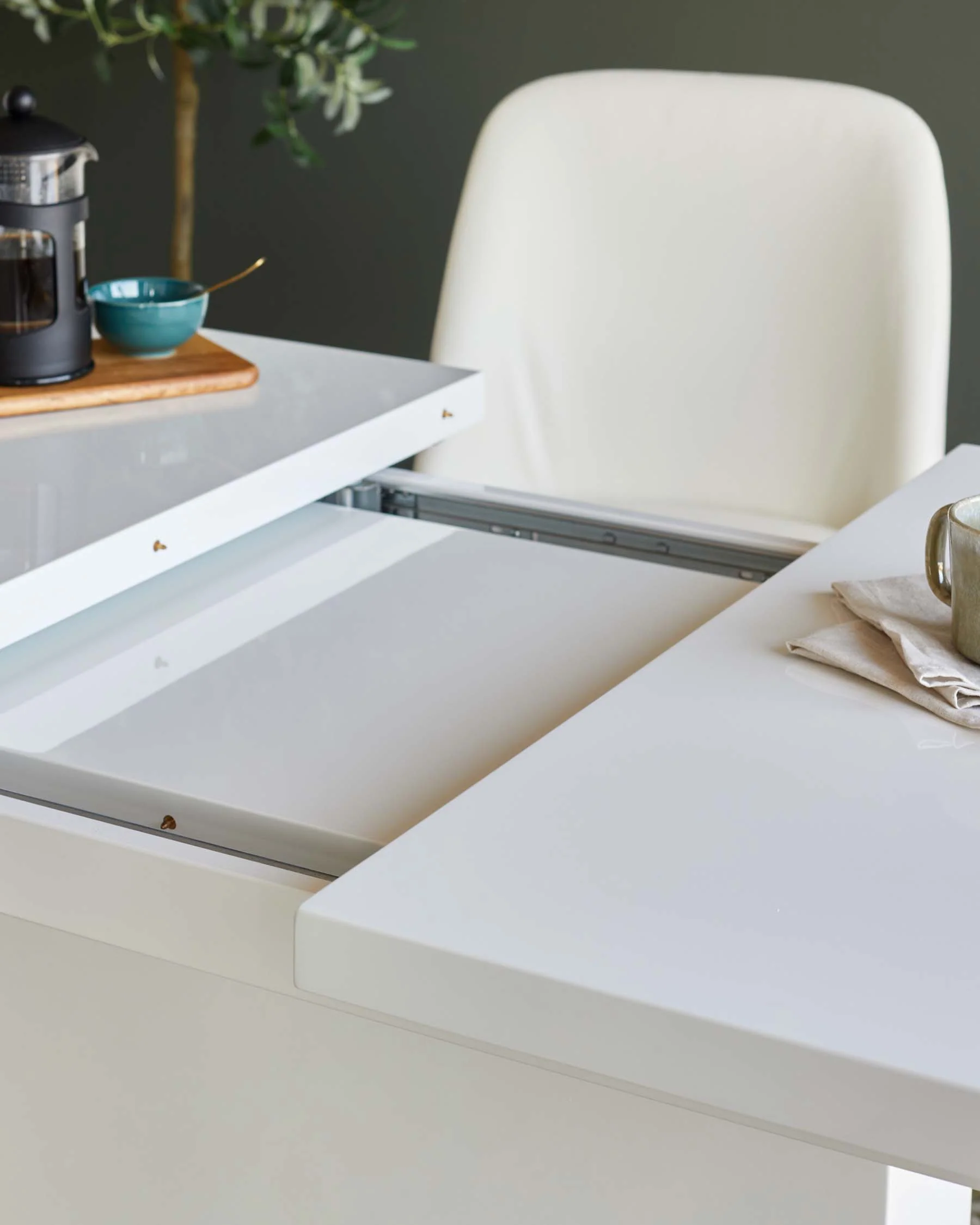 Sanza white gloss extending 6 to 10 seater dining table - Image 4