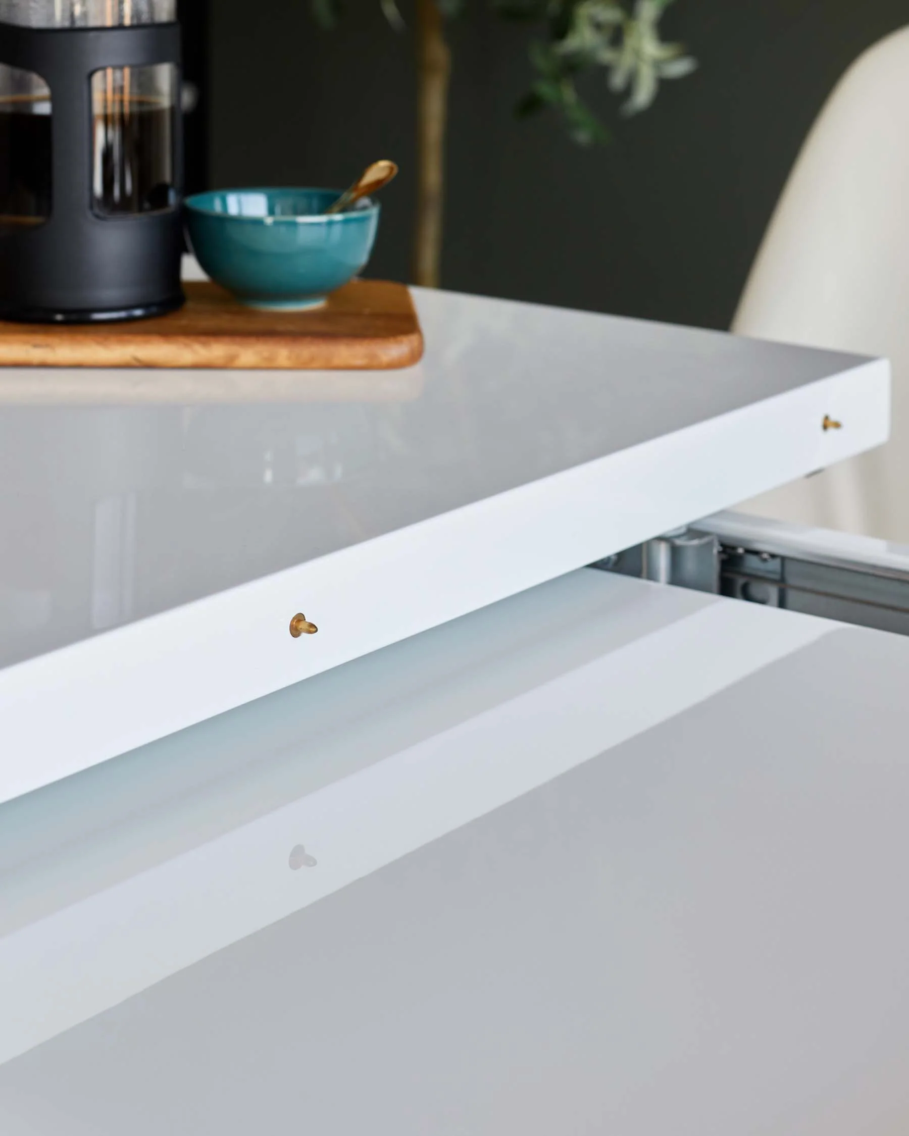 Sanza white gloss extending 6 to 10 seater dining table - Image 7